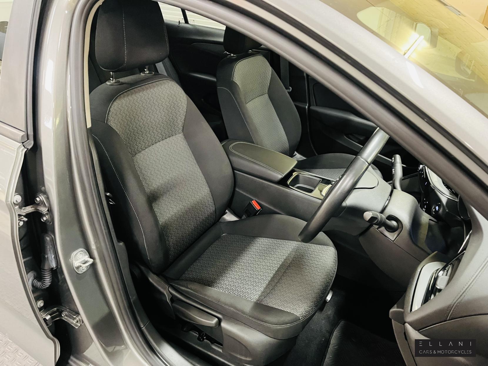 Vauxhall Insignia 1.6 Turbo D BlueInjection Design Grand Sport 5dr Diesel Manual Euro 6 (s/s) (136 ps)