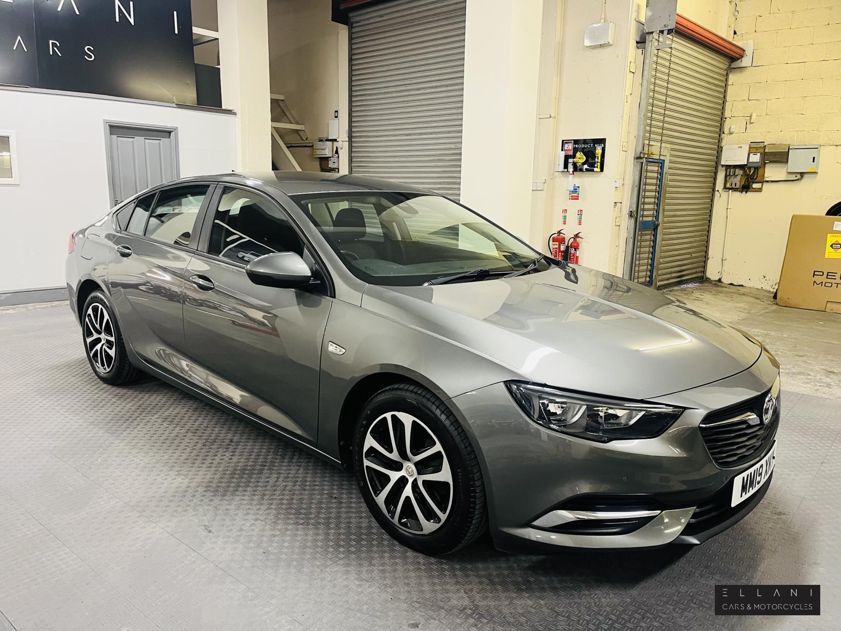 Vauxhall Insignia 1.6 Turbo D BlueInjection Design Grand Sport 5dr Diesel Manual Euro 6 (s/s) (136 ps)