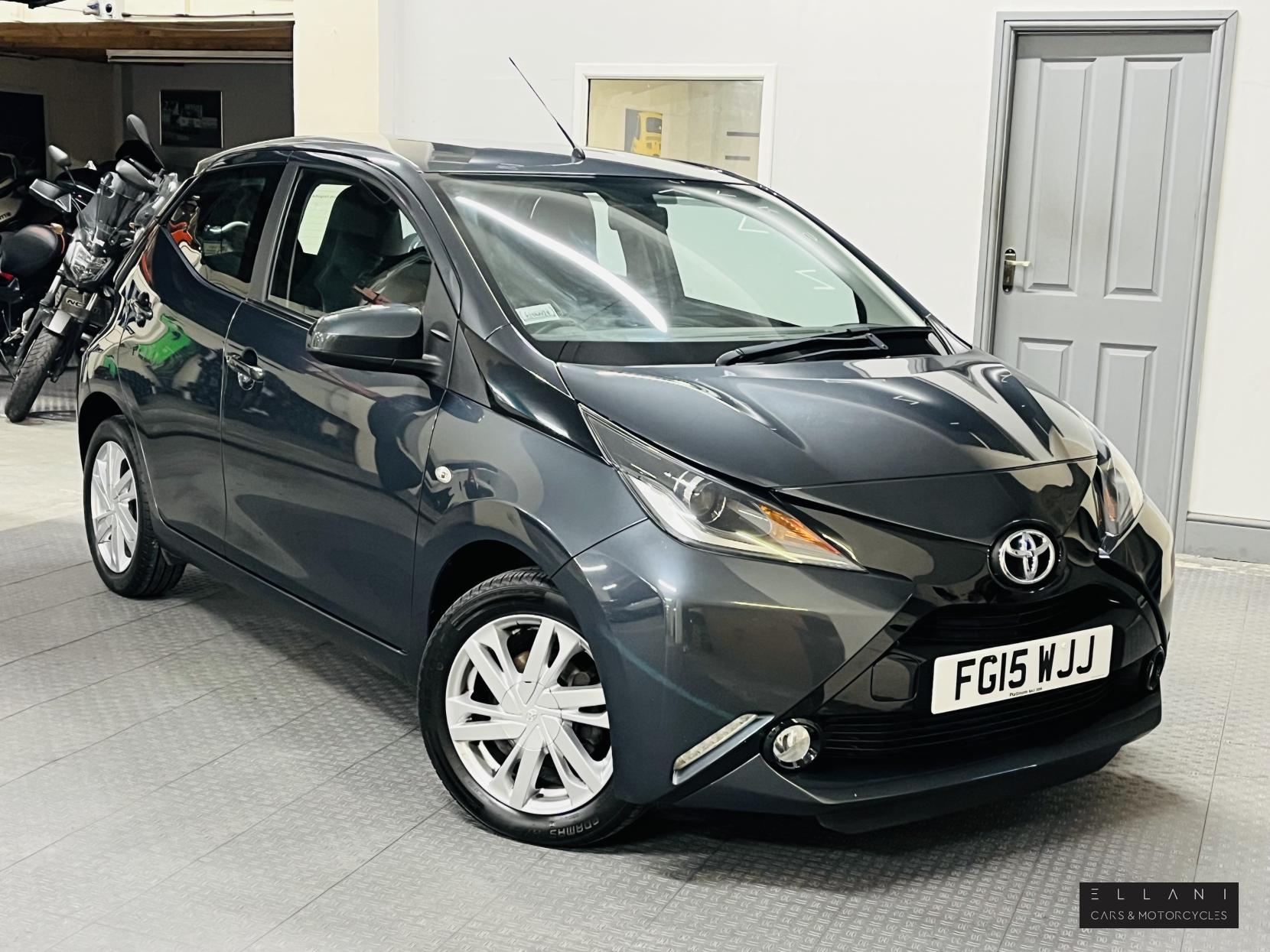 Toyota AYGO 1.0 VVT-i x-pression Hatchback 5dr Petrol Manual Euro 5 Euro 5 (68 ps)