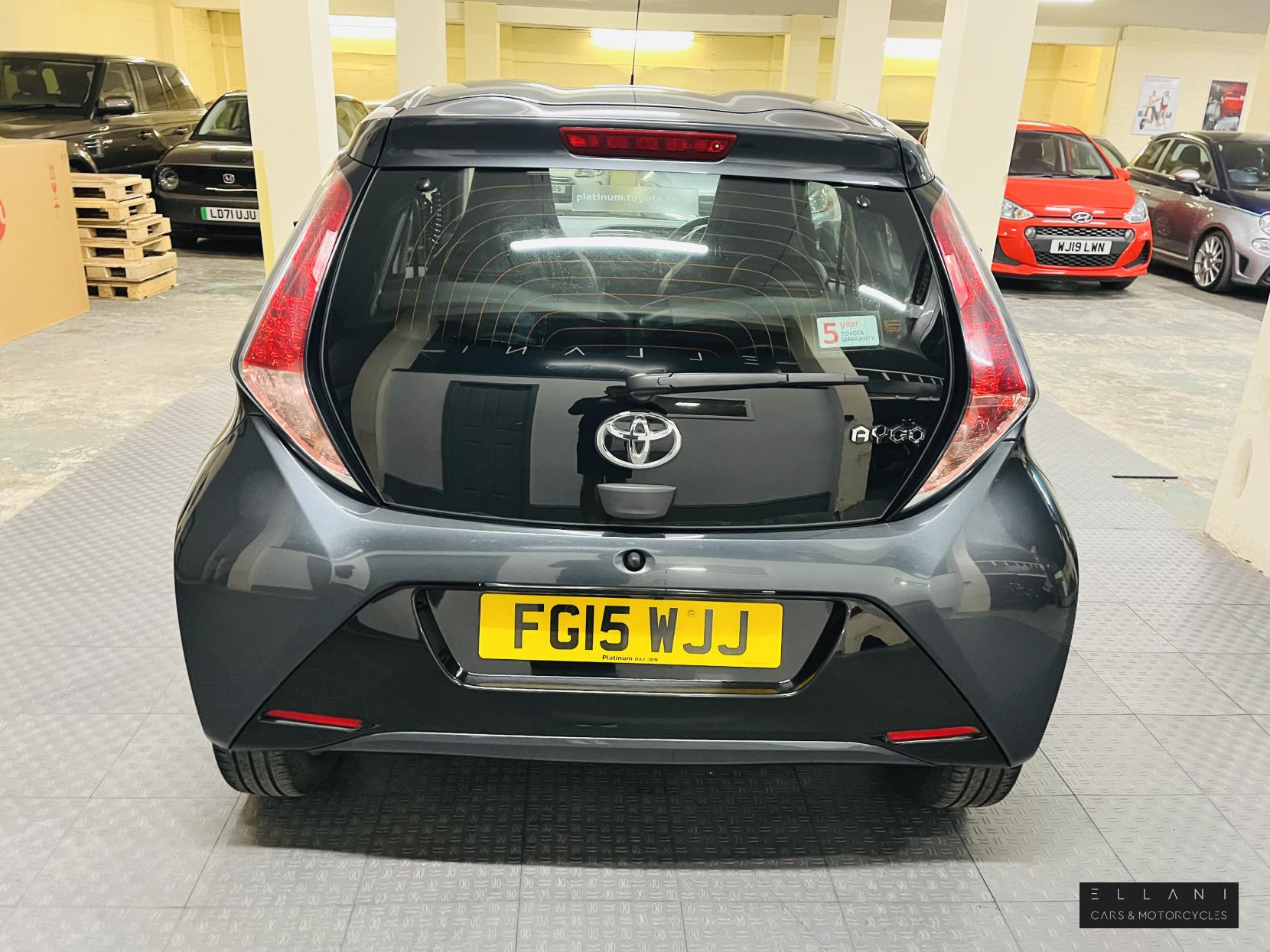 Toyota AYGO 1.0 VVT-i x-pression Hatchback 5dr Petrol Manual Euro 5 Euro 5 (68 ps)