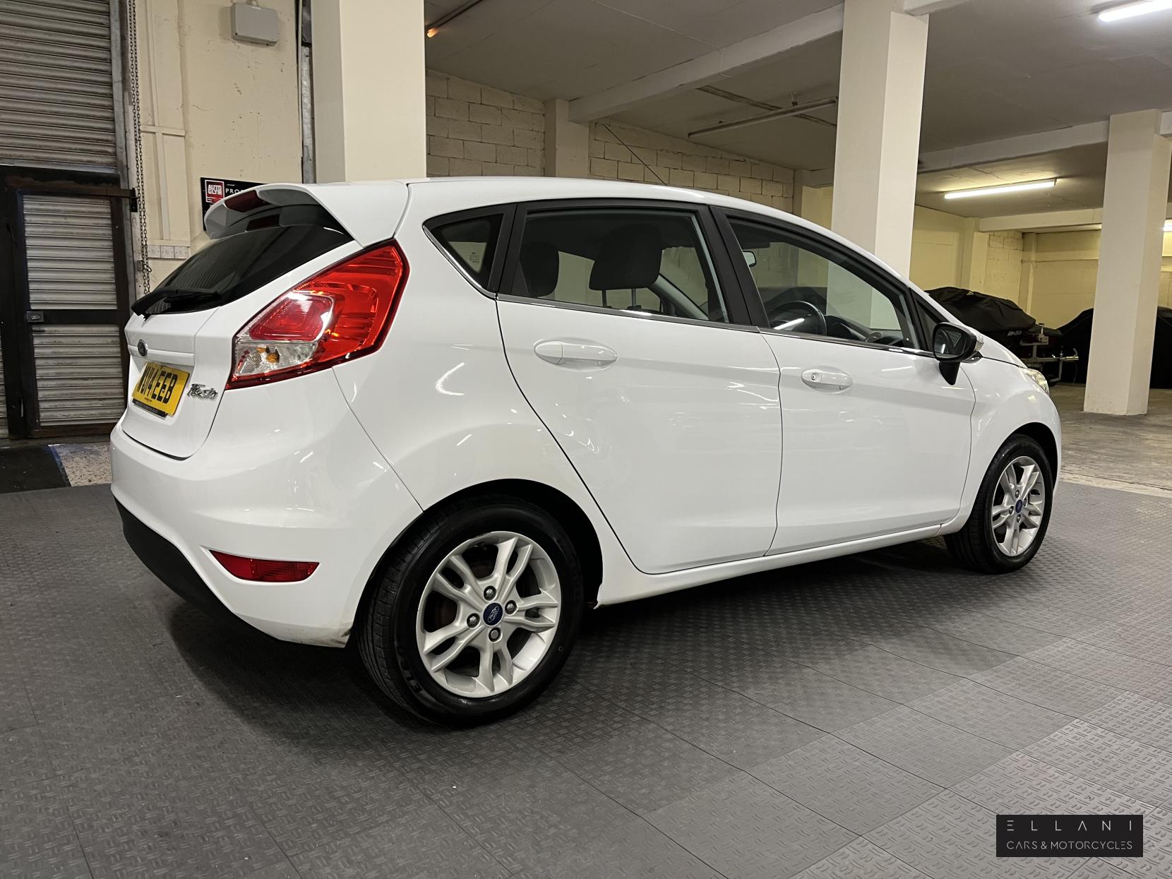 Ford Fiesta 1.25 Zetec Hatchback 5dr Petrol Manual Euro 5 (82 ps)