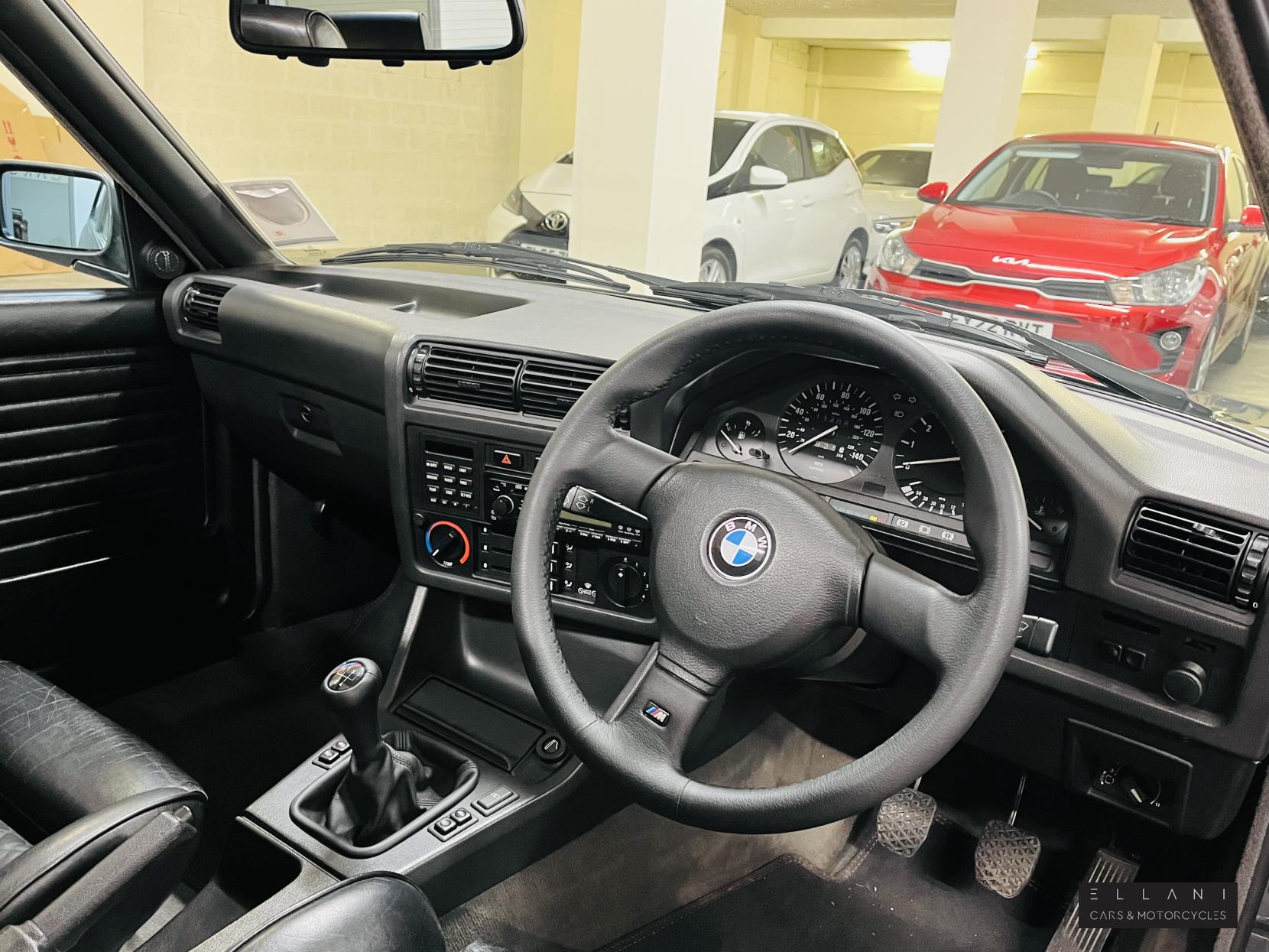 BMW 3 Series 2.5 325i Sport Saloon 2dr Petrol Manual (170 bhp)
