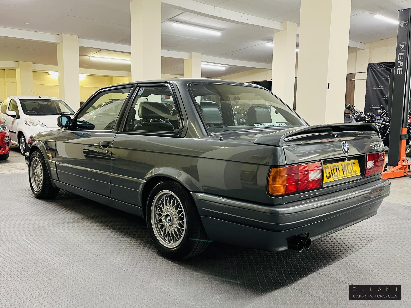 BMW 3 Series 2.5 325i Sport Saloon 2dr Petrol Manual (170 bhp)