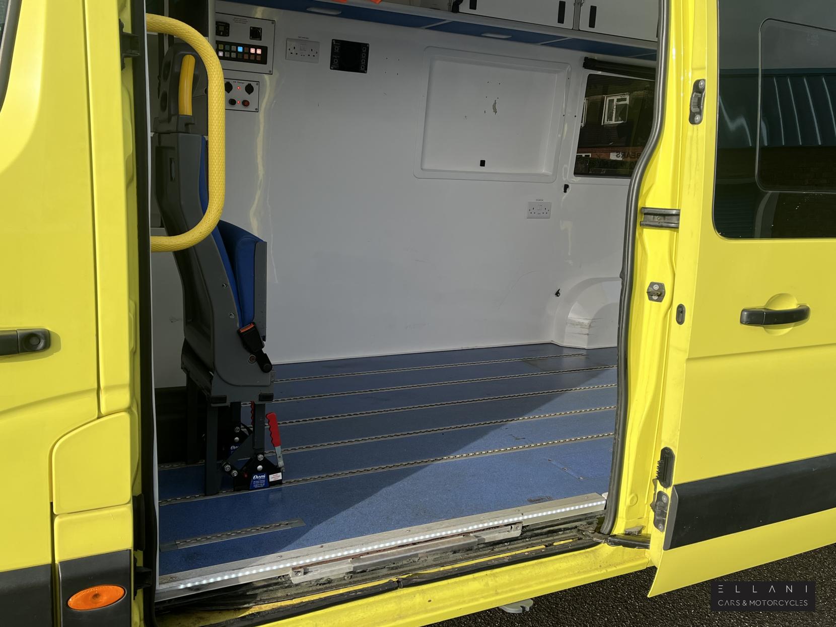 Renault Trucks Master DCI 130 3.5T L3 H2 Ex Ambulance 