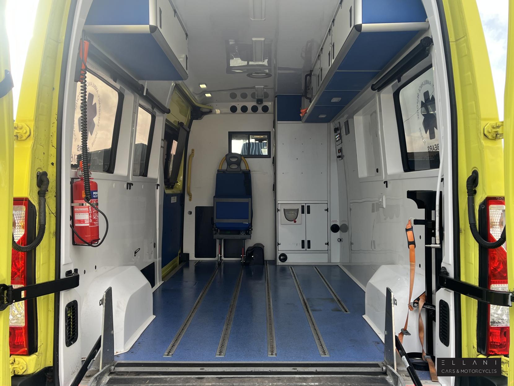 Renault Trucks Master DCI 130 3.5T L3 H2 Ex Ambulance 