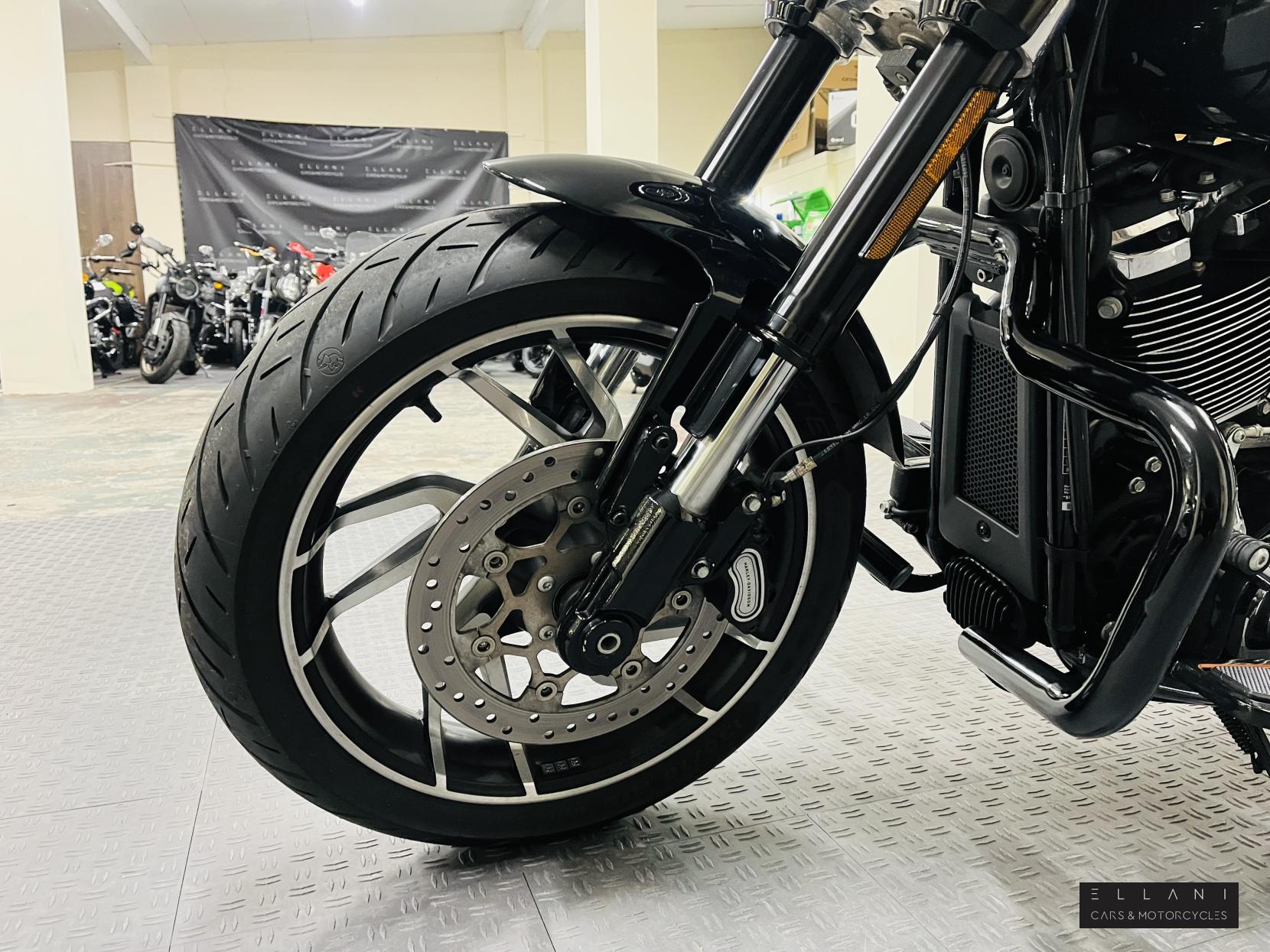 Harley-Davidson Softail 1745 FLSB Sport Glide Custom Cruiser Petrol Manual Euro 5 (82 ps)