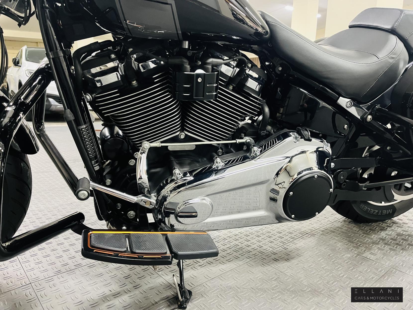 Harley-Davidson Softail 1745 FLSB Sport Glide Custom Cruiser Petrol Manual Euro 5 (82 ps)