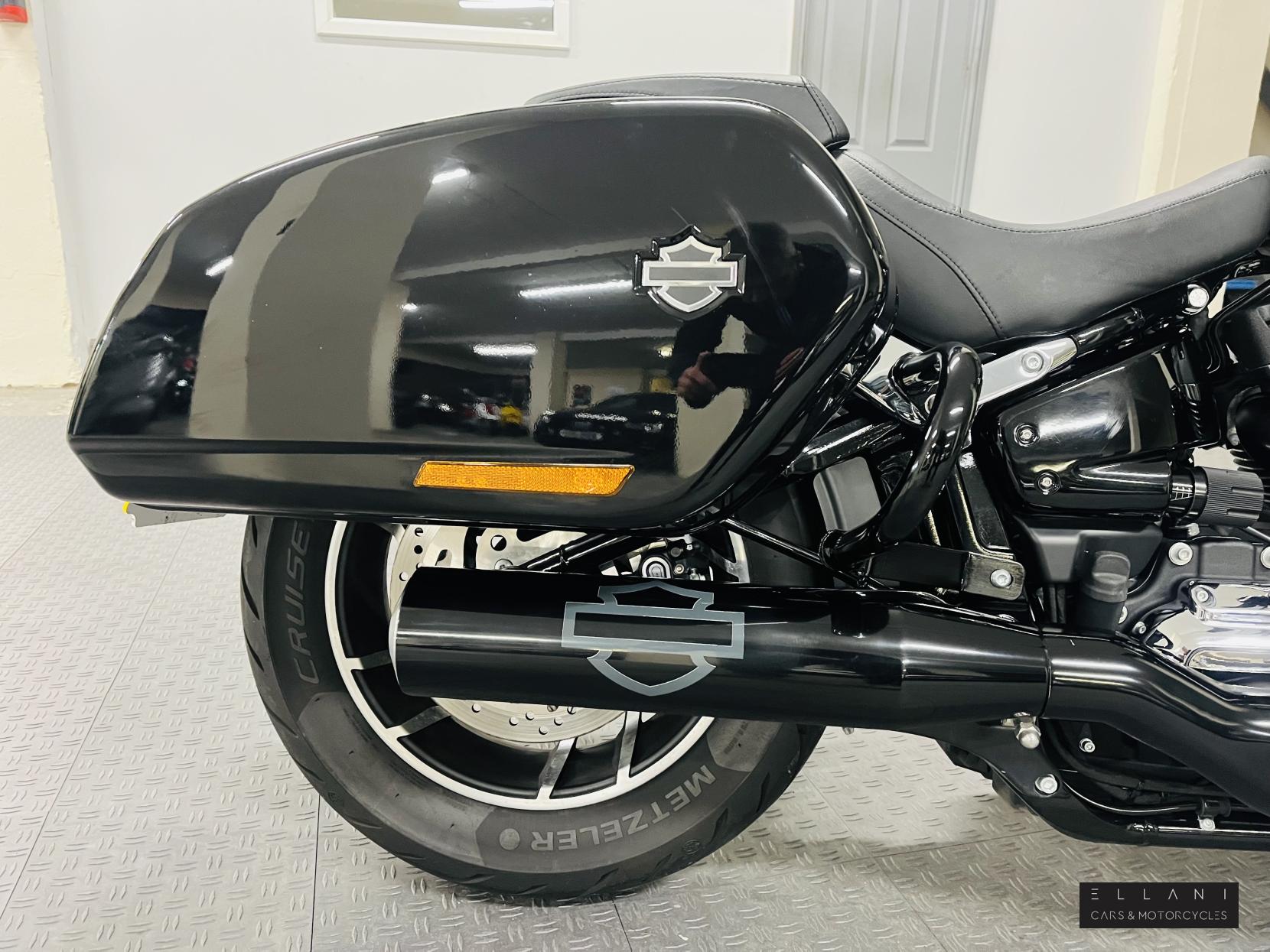 Harley-Davidson Softail 1745 FLSB Sport Glide Custom Cruiser Petrol Manual Euro 5 (82 ps)