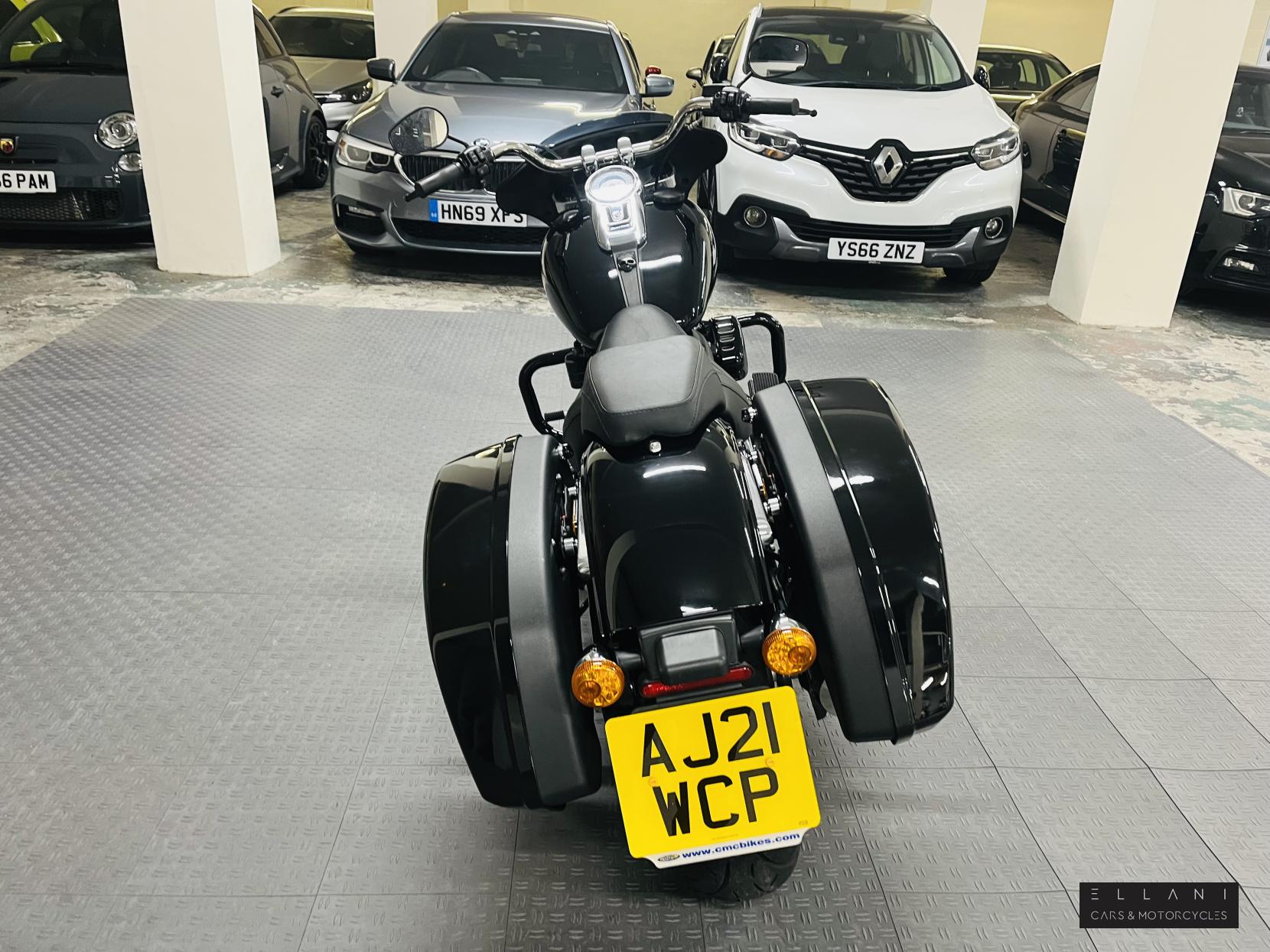 Harley-Davidson Softail 1745 FLSB Sport Glide Custom Cruiser Petrol Manual Euro 5 (82 ps)