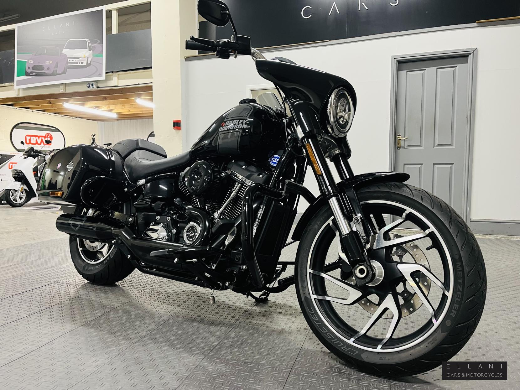 Harley-Davidson Softail 1745 FLSB Sport Glide Custom Cruiser Petrol Manual Euro 5 (82 ps)