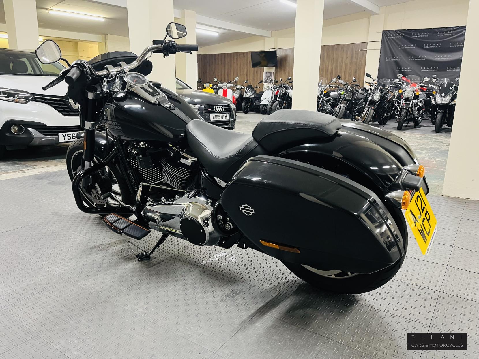 Harley-Davidson Softail 1745 FLSB Sport Glide Custom Cruiser Petrol Manual Euro 5 (82 ps)