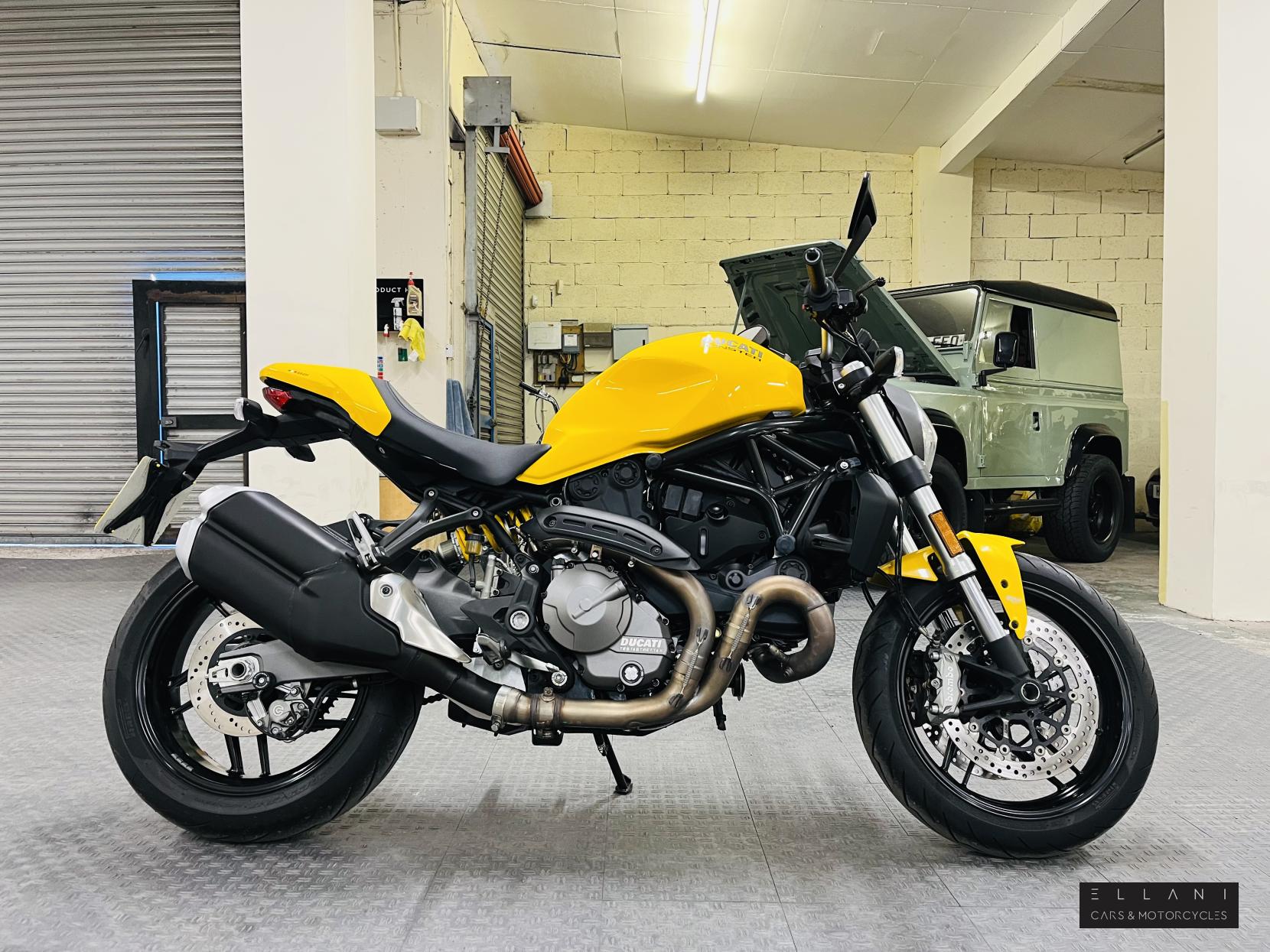 Ducati Monster 821 821 Naked Petrol Manual Euro 4 (109 ps)