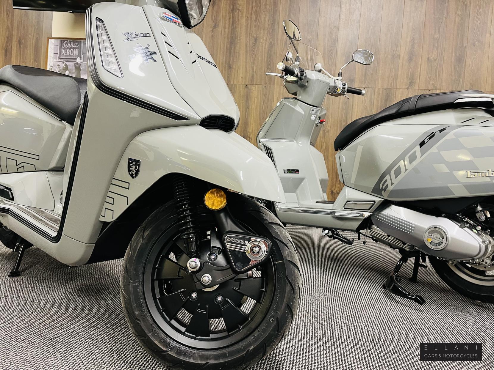 Lambretta X 300 300 Scooter Petrol Automatic Euro 5 (25 ps)