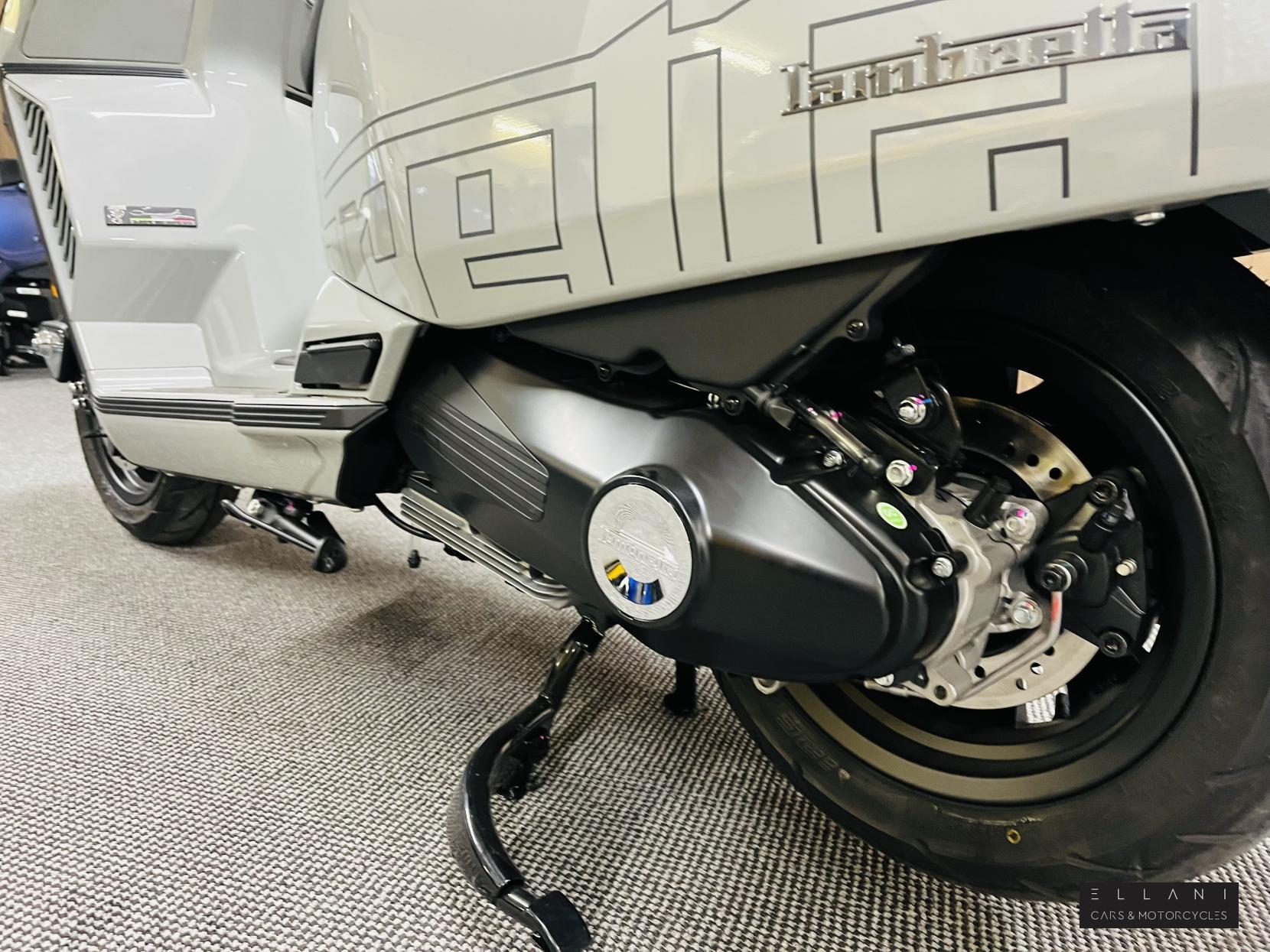 Lambretta X 300 300 Scooter Petrol Automatic Euro 5 (25 ps)