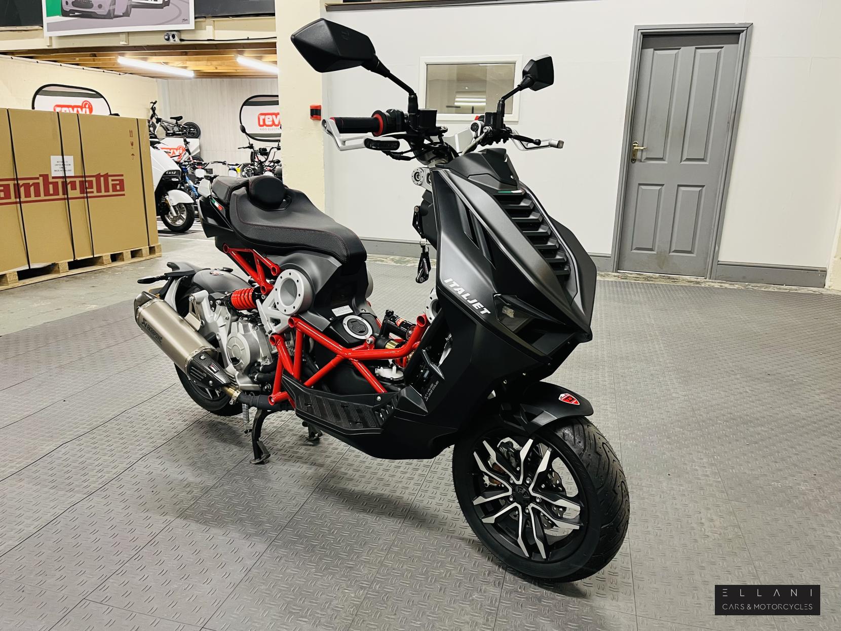 Italjet Dragster 200 200 Scooter Petrol CVT Euro 5 (17 ps)