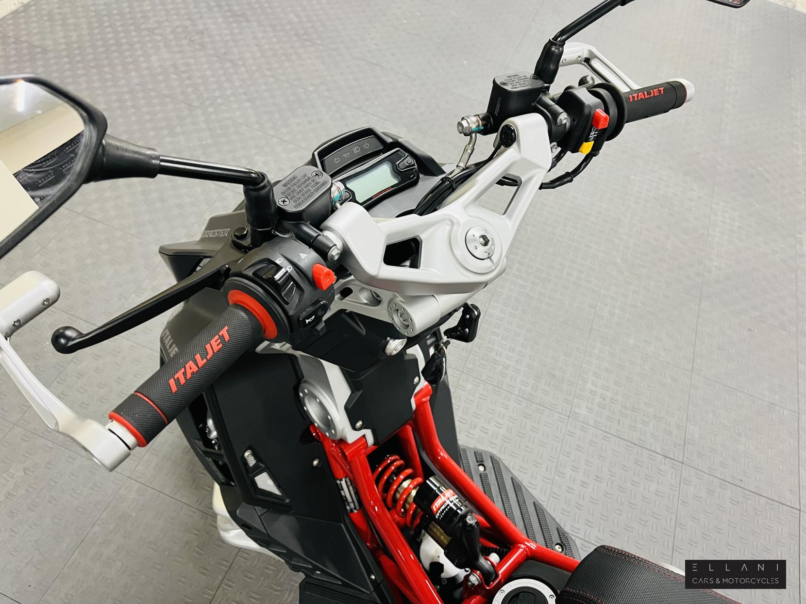 Italjet Dragster 200 200 Scooter Petrol CVT Euro 5 (17 ps)