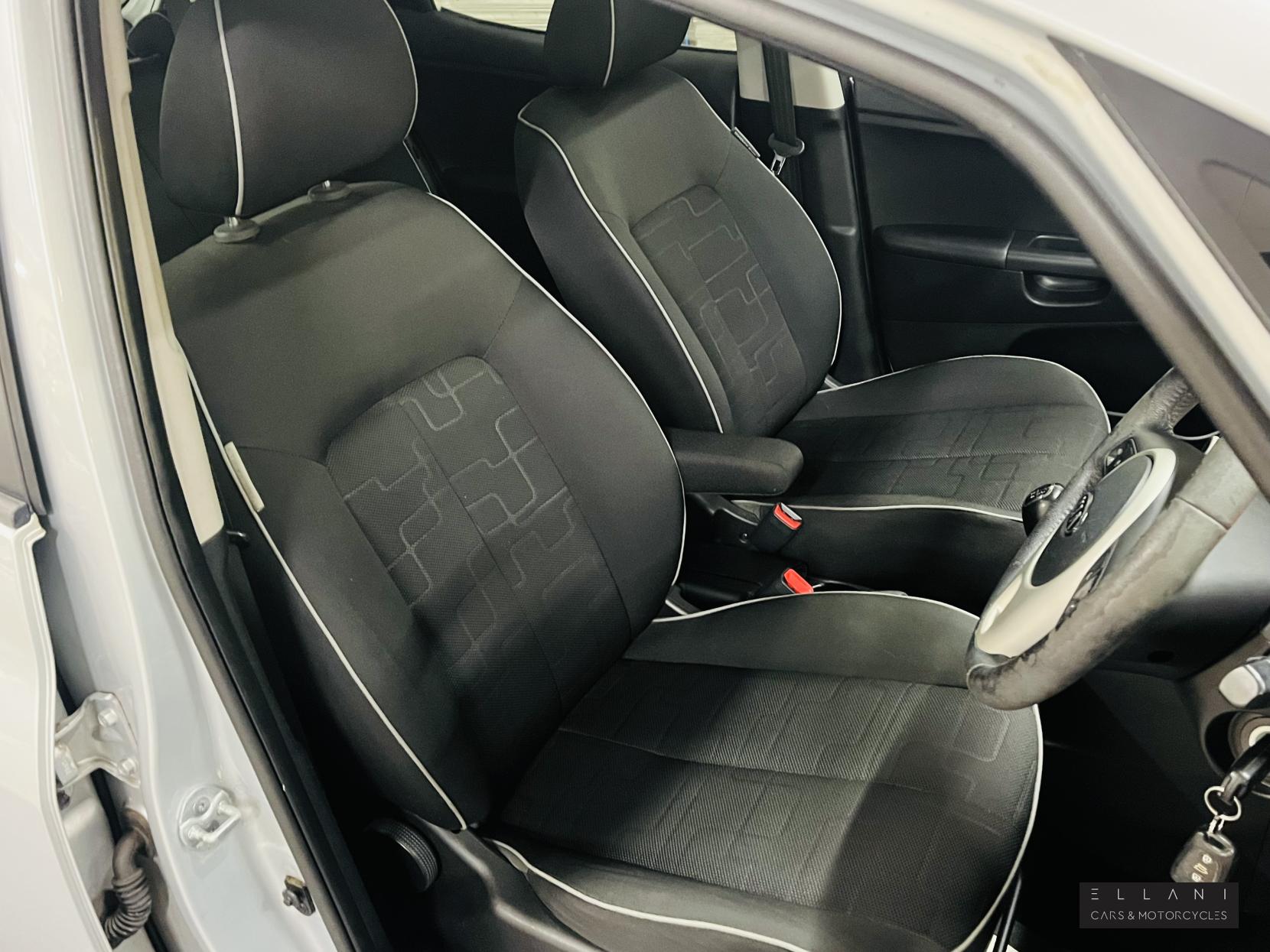 Kia Venga 1.4 3 MPV 5dr Petrol Manual Euro 5 (89 bhp)