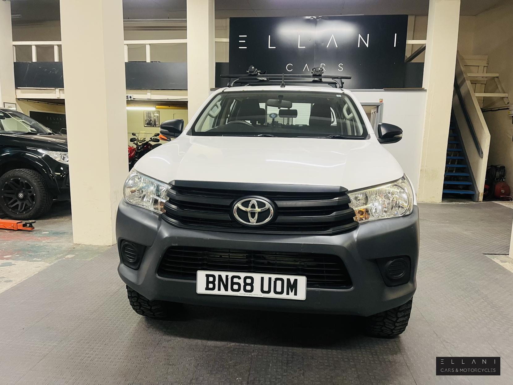 Toyota Hilux 2.4 D-4D Active Pickup 2dr Diesel Manual 4WD Euro 6 (150 ps)