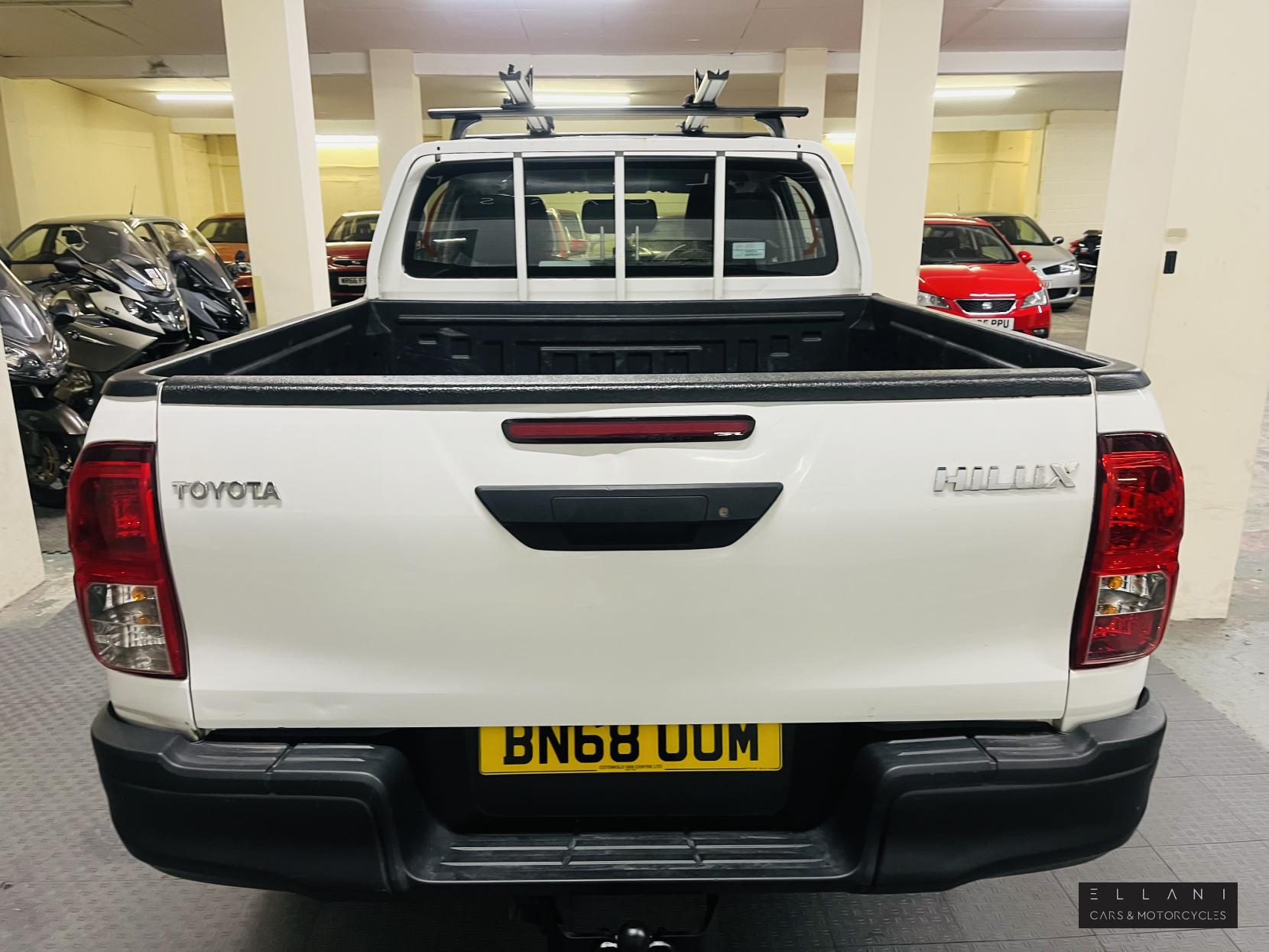 Toyota Hilux 2.4 D-4D Active Pickup 2dr Diesel Manual 4WD Euro 6 (150 ps)