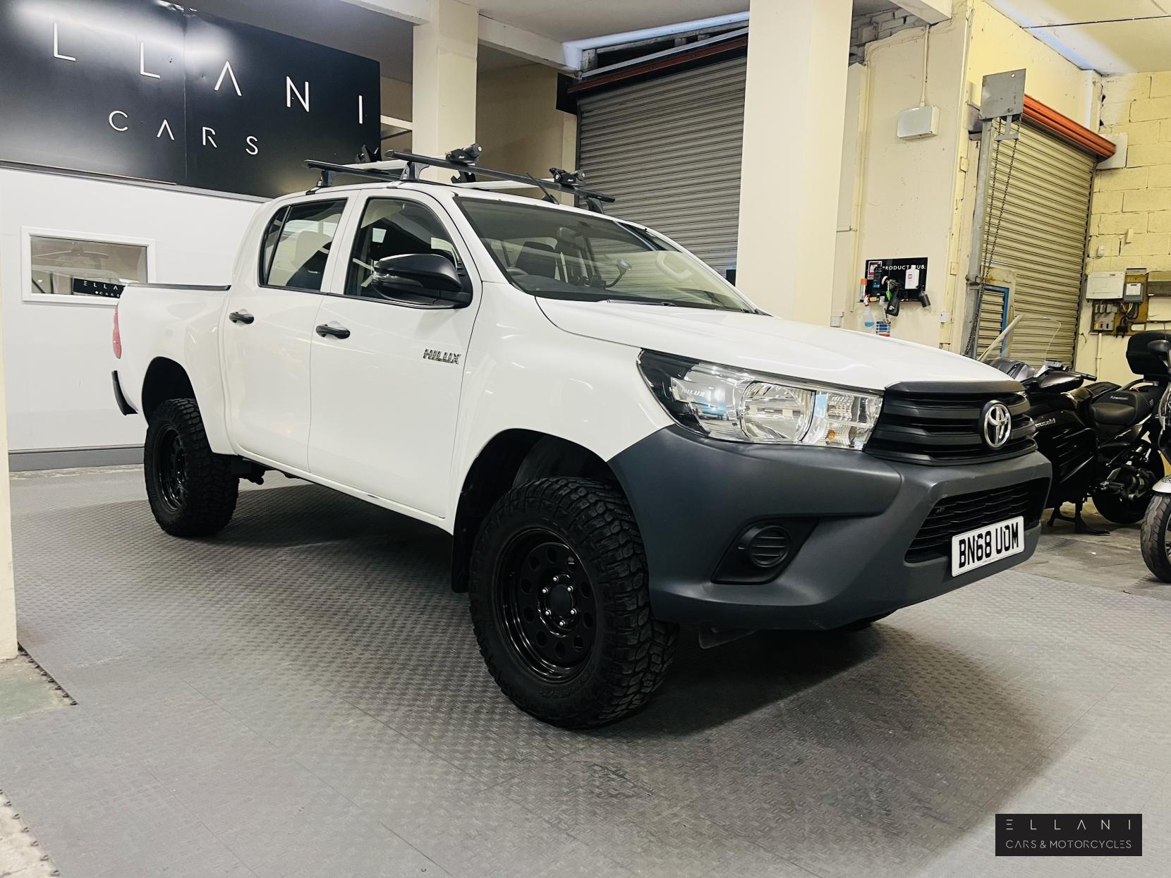 Toyota Hilux 2.4 D-4D Active Pickup 2dr Diesel Manual 4WD Euro 6 (150 ps)