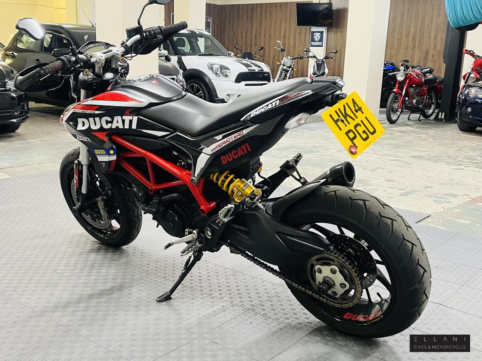 Ducati Hypermotard 821 Super Moto Petrol Manual ()