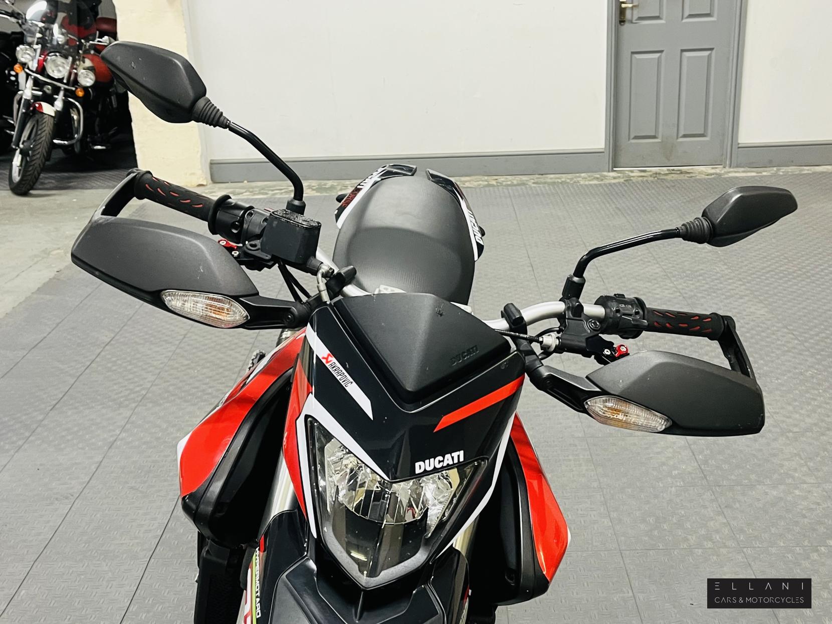 Ducati Hypermotard 821 Super Moto Petrol Manual ()