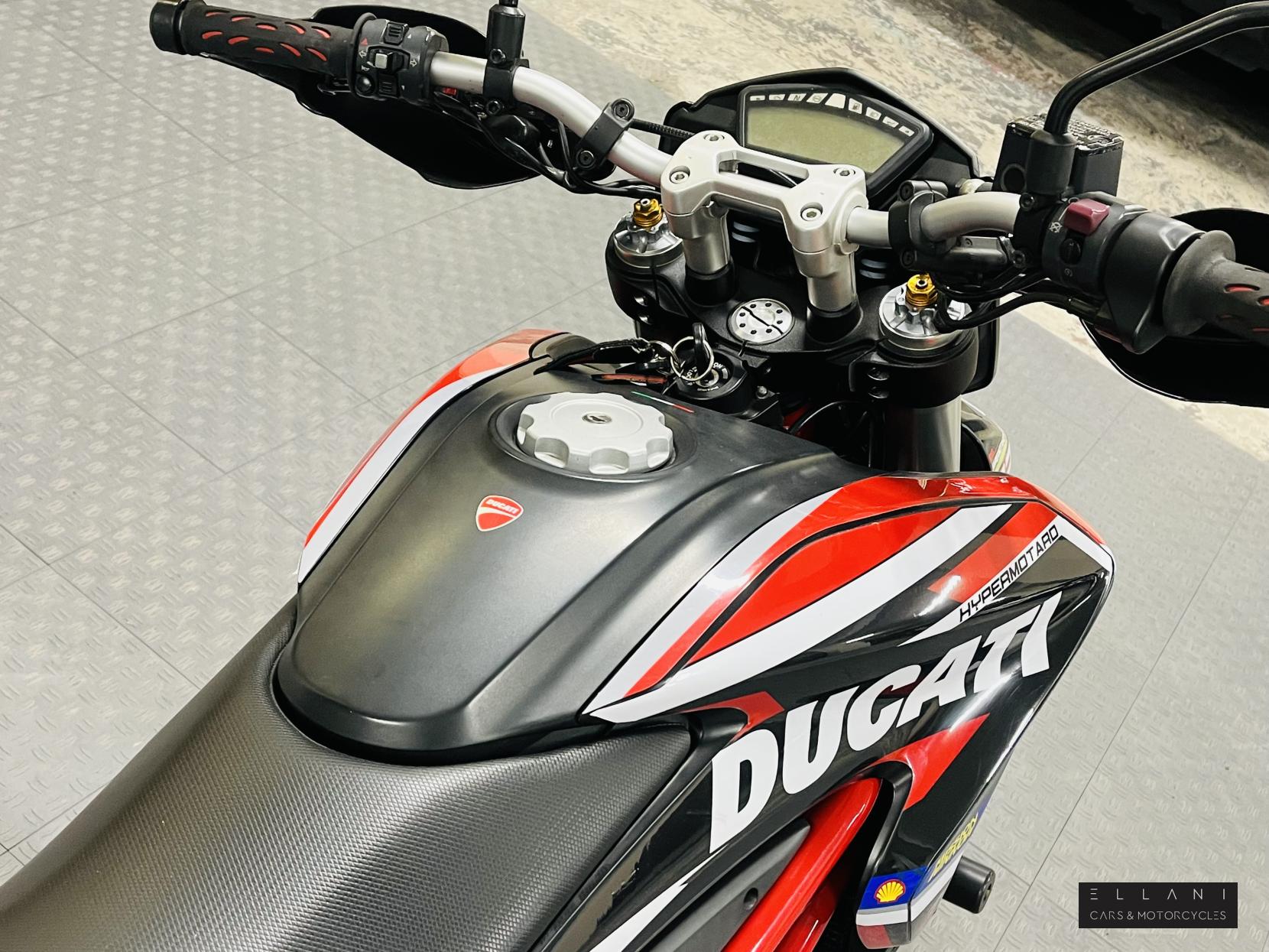 Ducati Hypermotard 821 Super Moto Petrol Manual ()