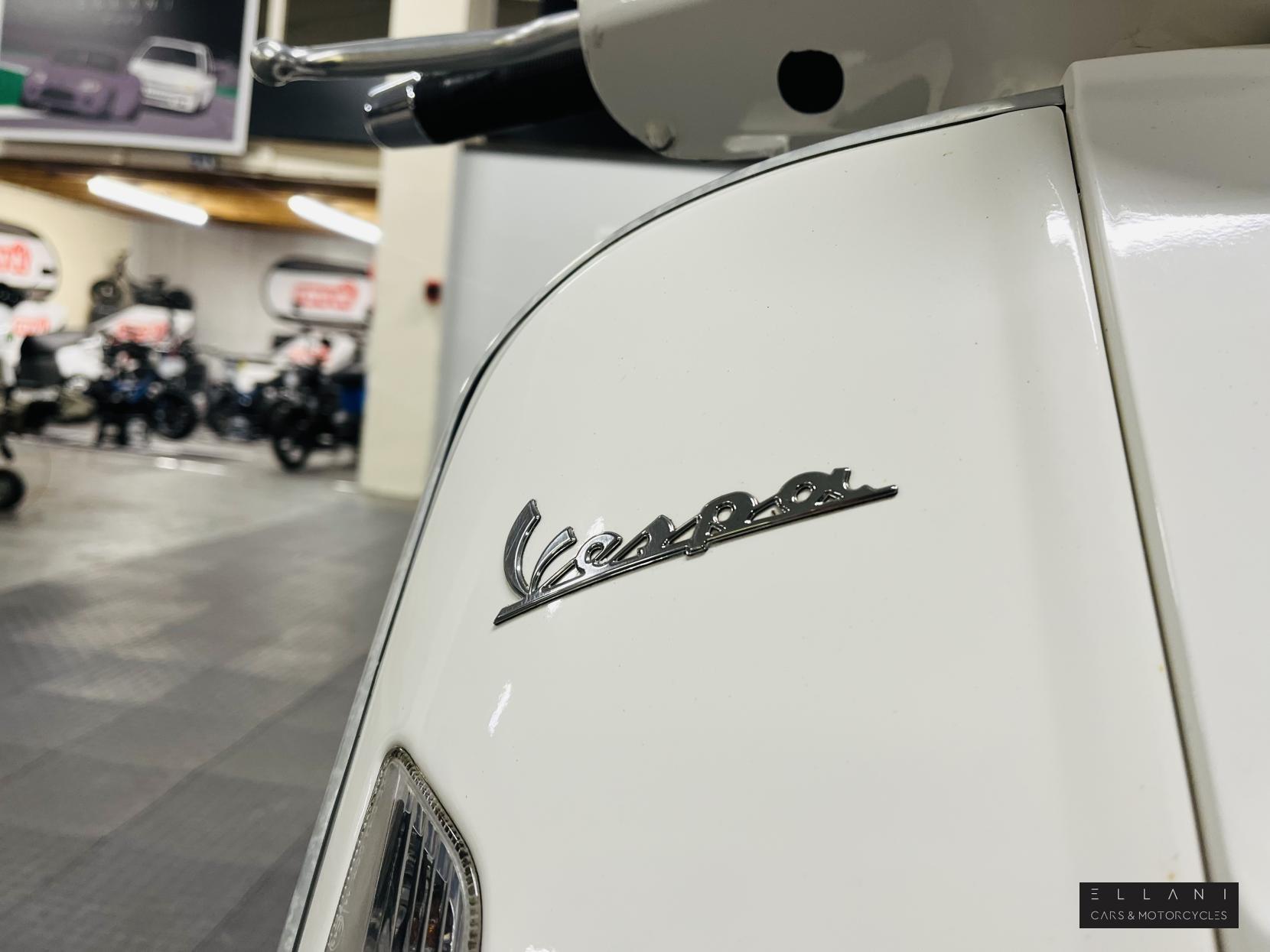 Piaggio Vespa GTS 300 Super ABS Scooter Petrol CVT (22 ps)