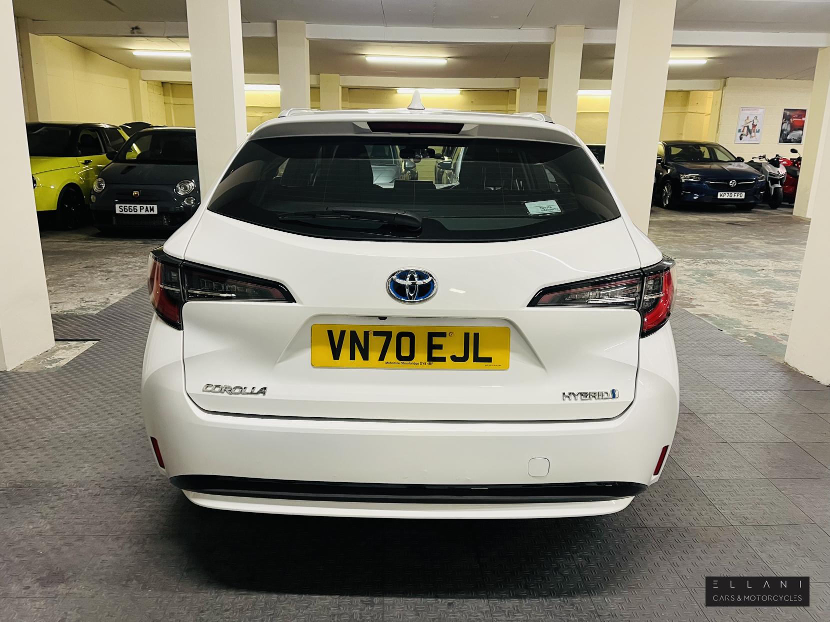 Toyota Corolla 1.8 VVT-h Icon Touring Sports 5dr Petrol Hybrid CVT Euro 6 (s/s) (122 ps)