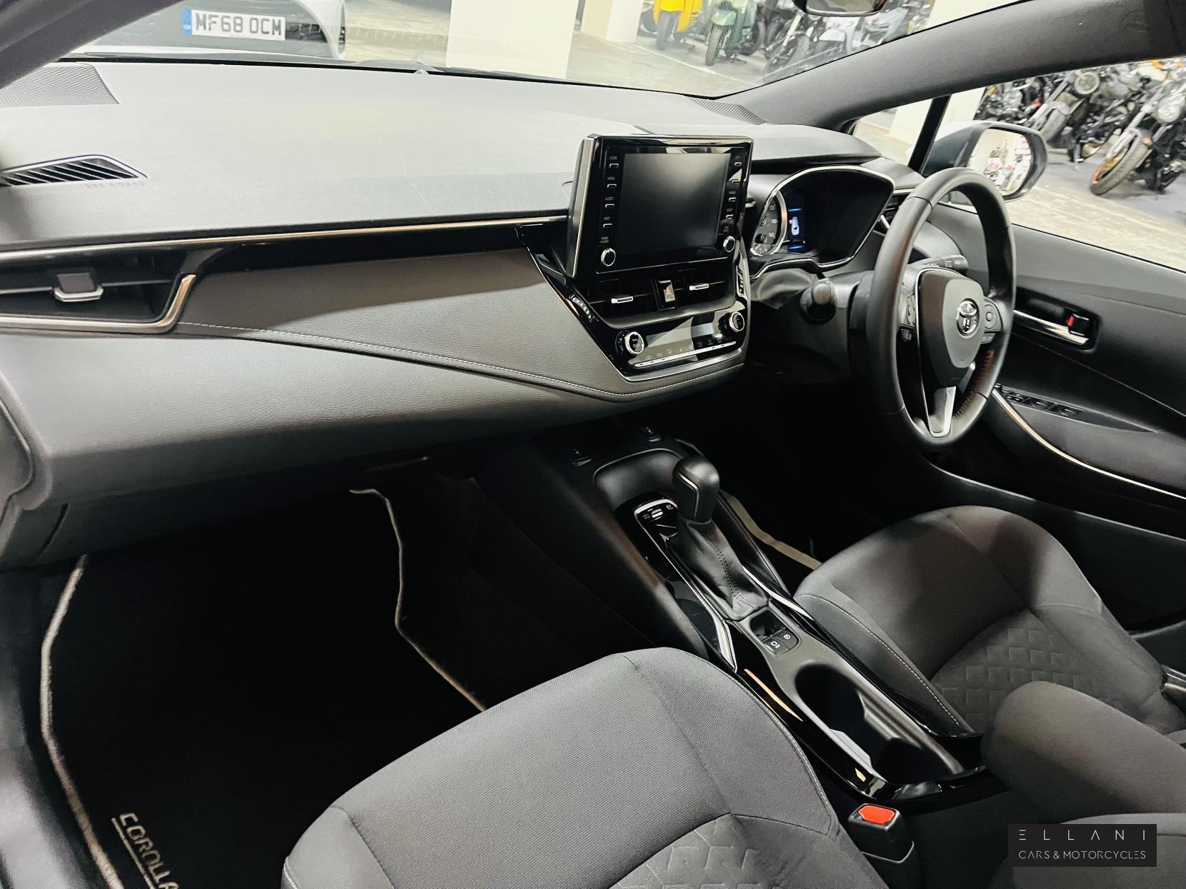 Toyota Corolla 1.8 VVT-h Icon Touring Sports 5dr Petrol Hybrid CVT Euro 6 (s/s) (122 ps)