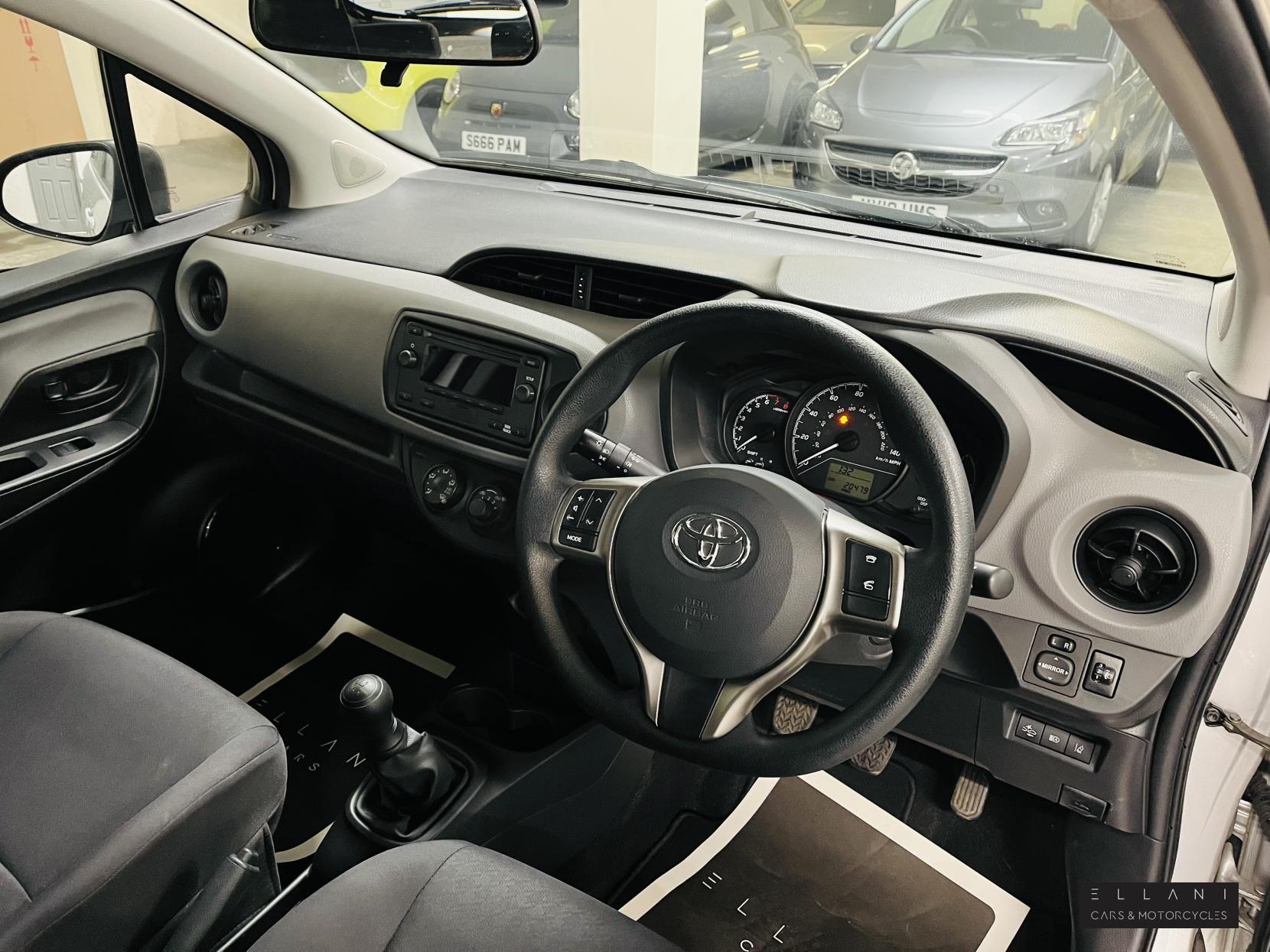 Toyota Yaris 1.0 VVT-i Active Hatchback 5dr Petrol Manual Euro 6 (72 ps)