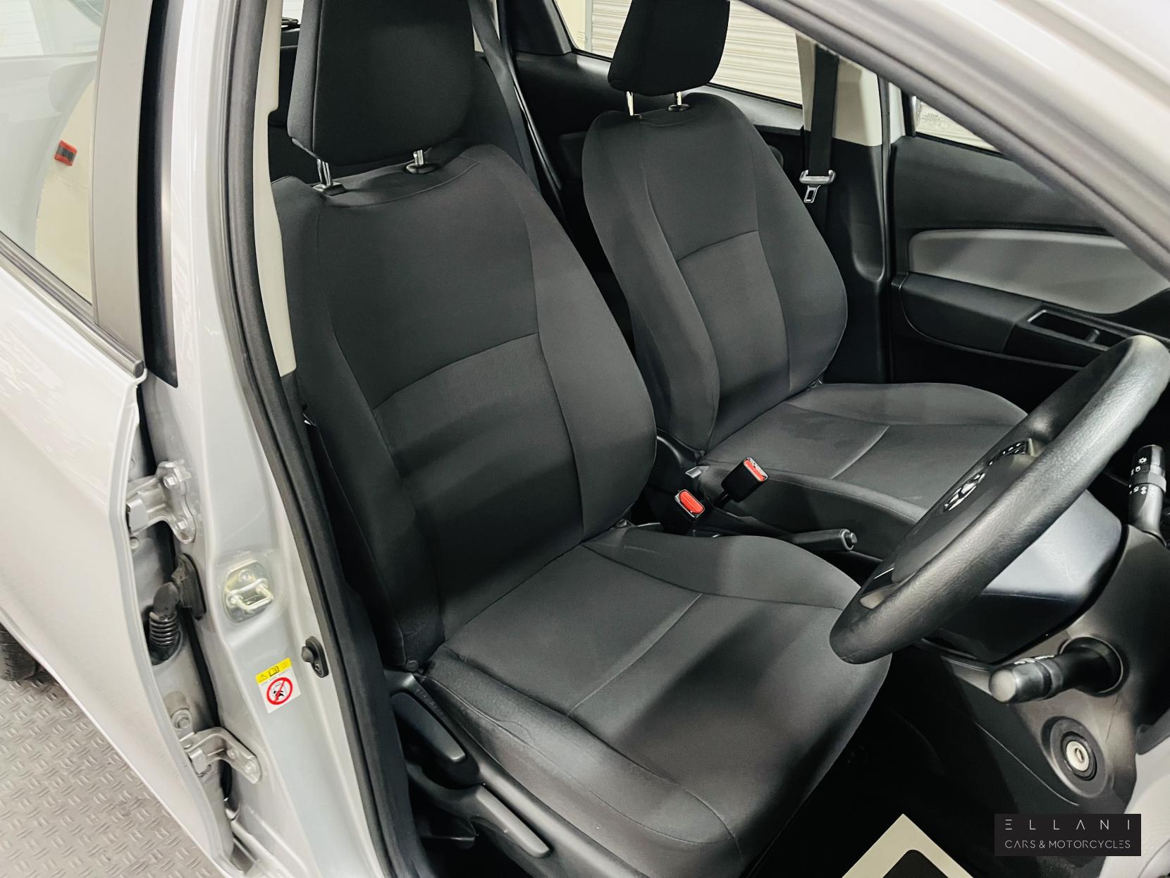 Toyota Yaris 1.0 VVT-i Active Hatchback 5dr Petrol Manual Euro 6 (72 ps)