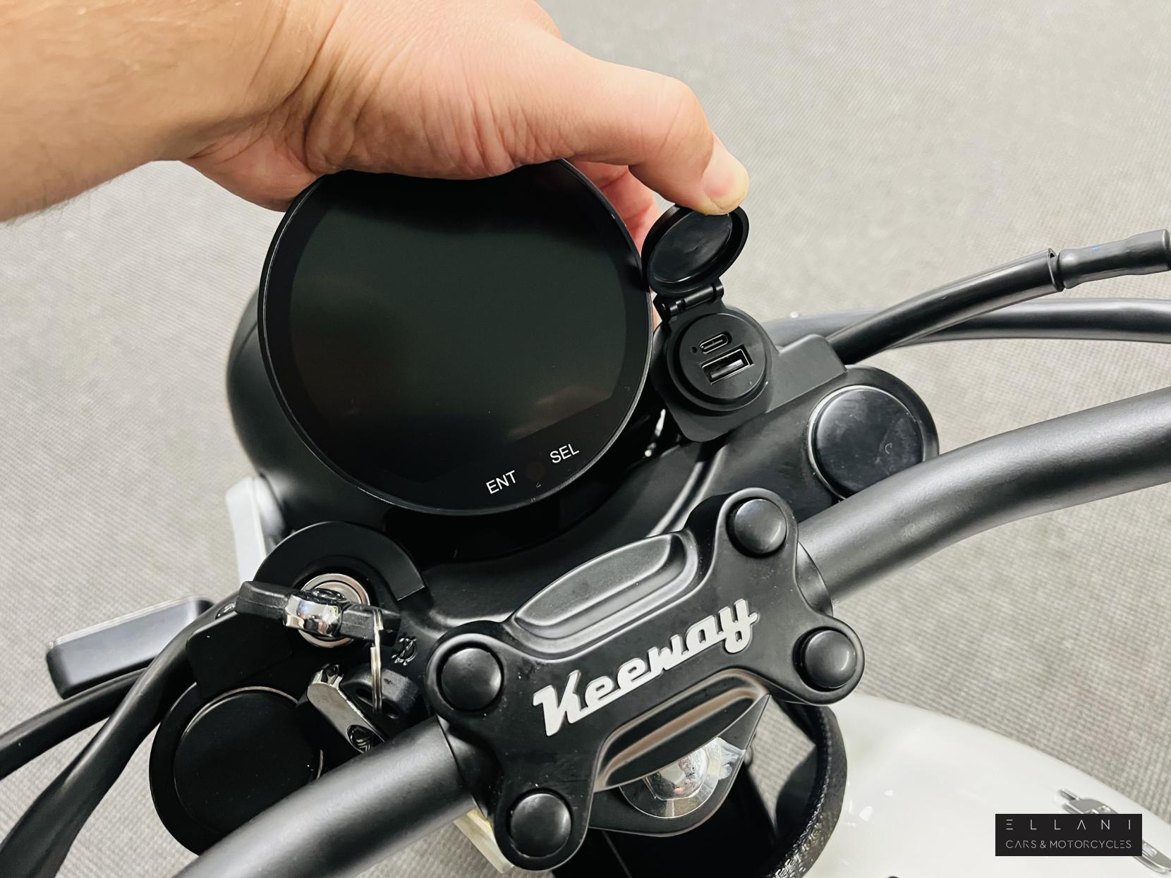 Keeway X-Light 125 125 Roadster/Retro Petrol Manual Euro 5 (11 ps)