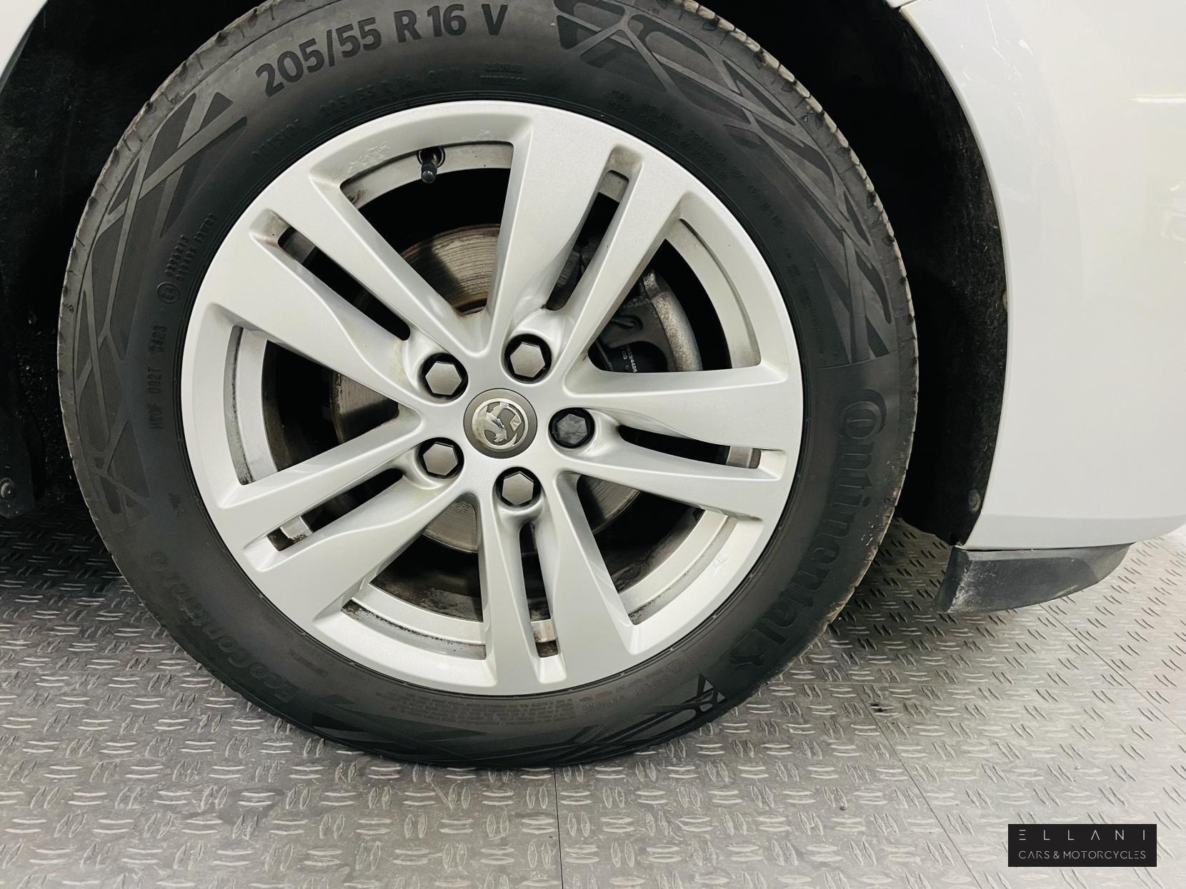 Vauxhall Astra 1.5 Turbo D Business Edition Nav Sports Tourer 5dr Diesel Manual Euro 6 (s/s) (122 ps)