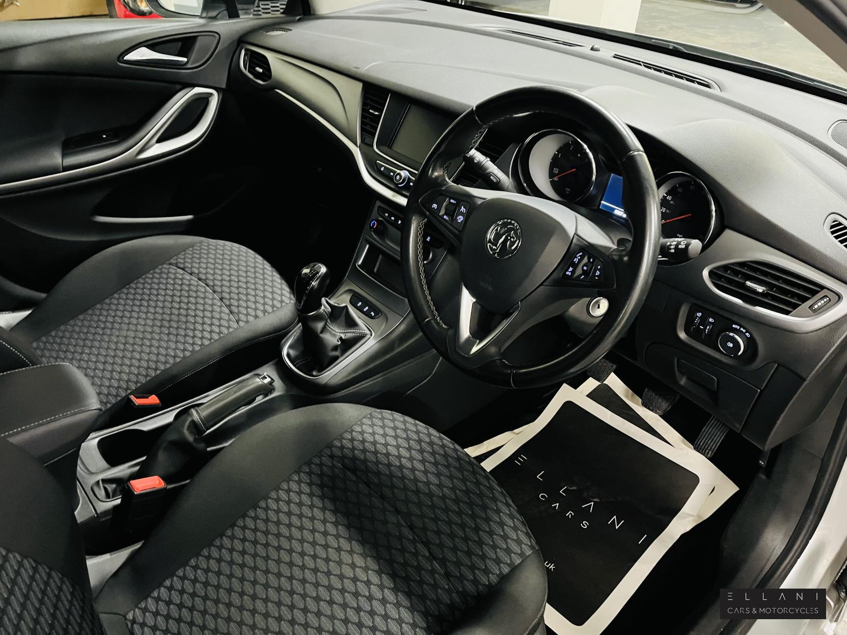 Vauxhall Astra 1.5 Turbo D Business Edition Nav Sports Tourer 5dr Diesel Manual Euro 6 (s/s) (122 ps)