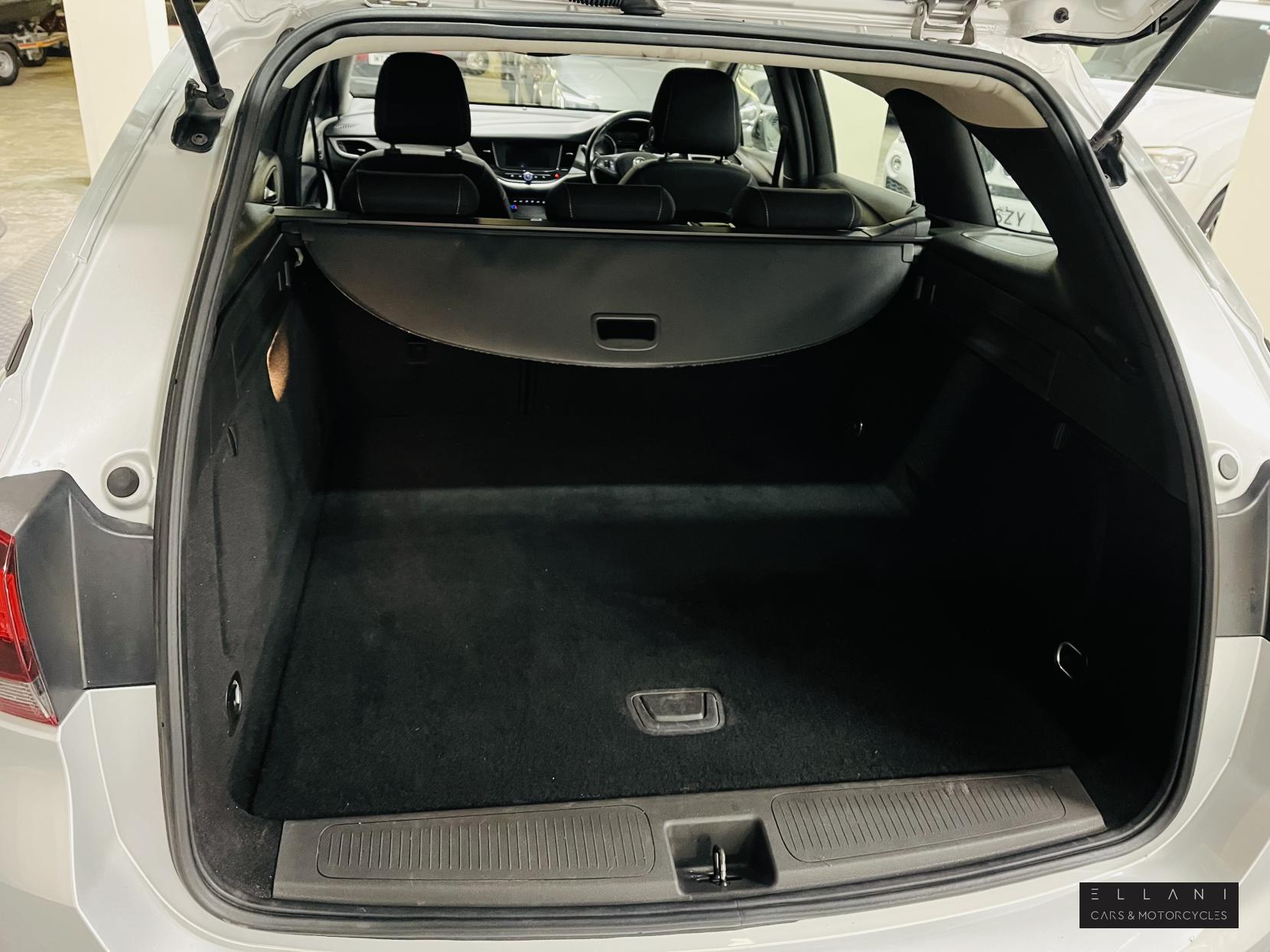 Vauxhall Astra 1.5 Turbo D Business Edition Nav Sports Tourer 5dr Diesel Manual Euro 6 (s/s) (122 ps)