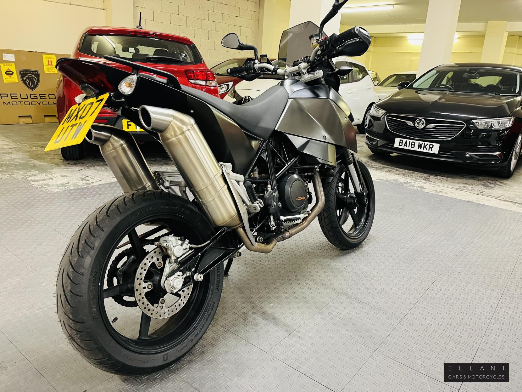KTM 690