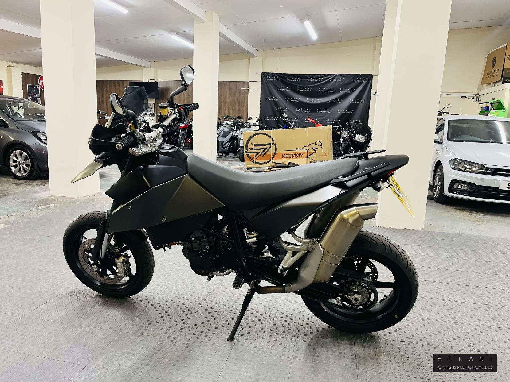KTM 690