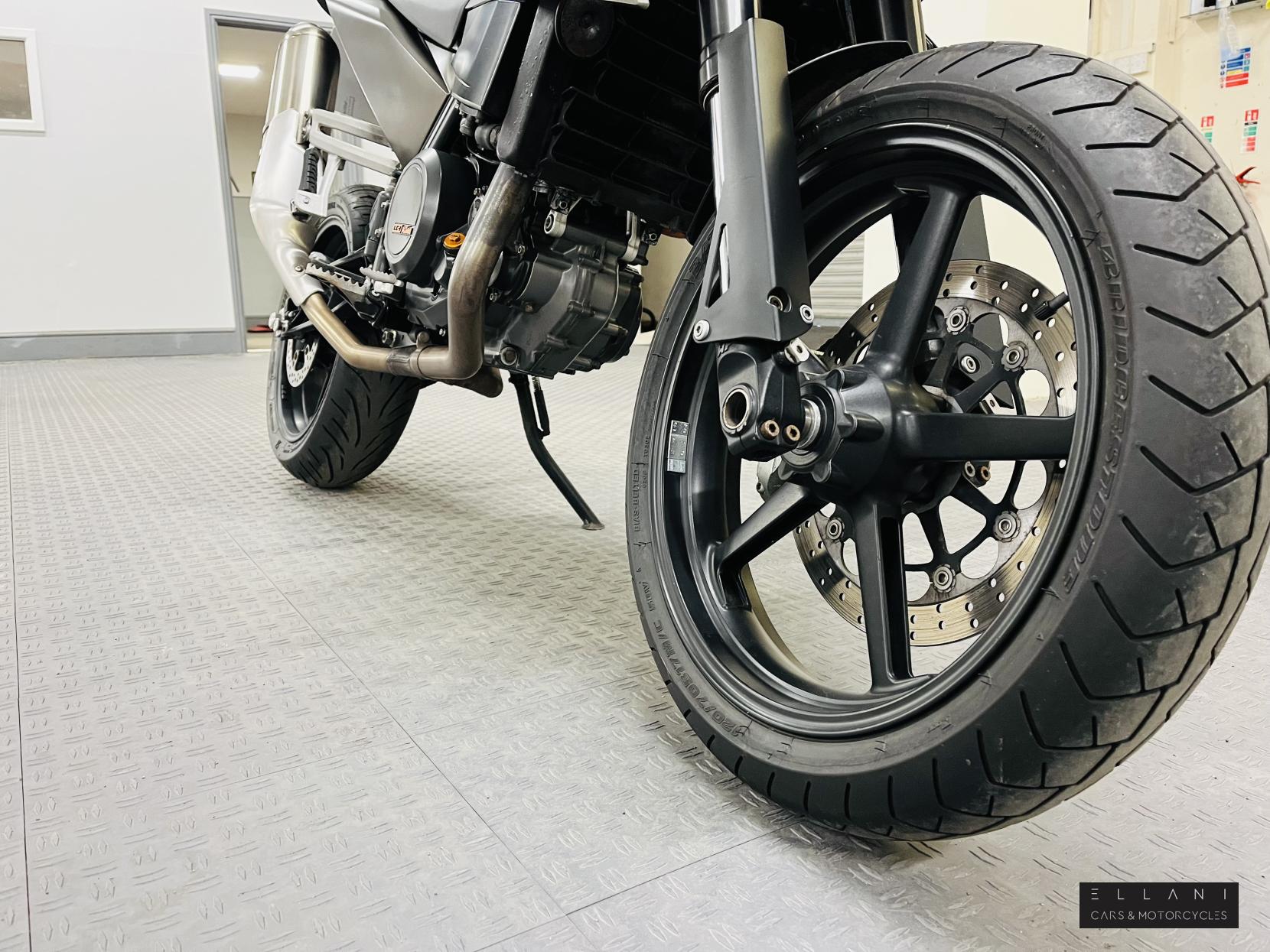 KTM 690