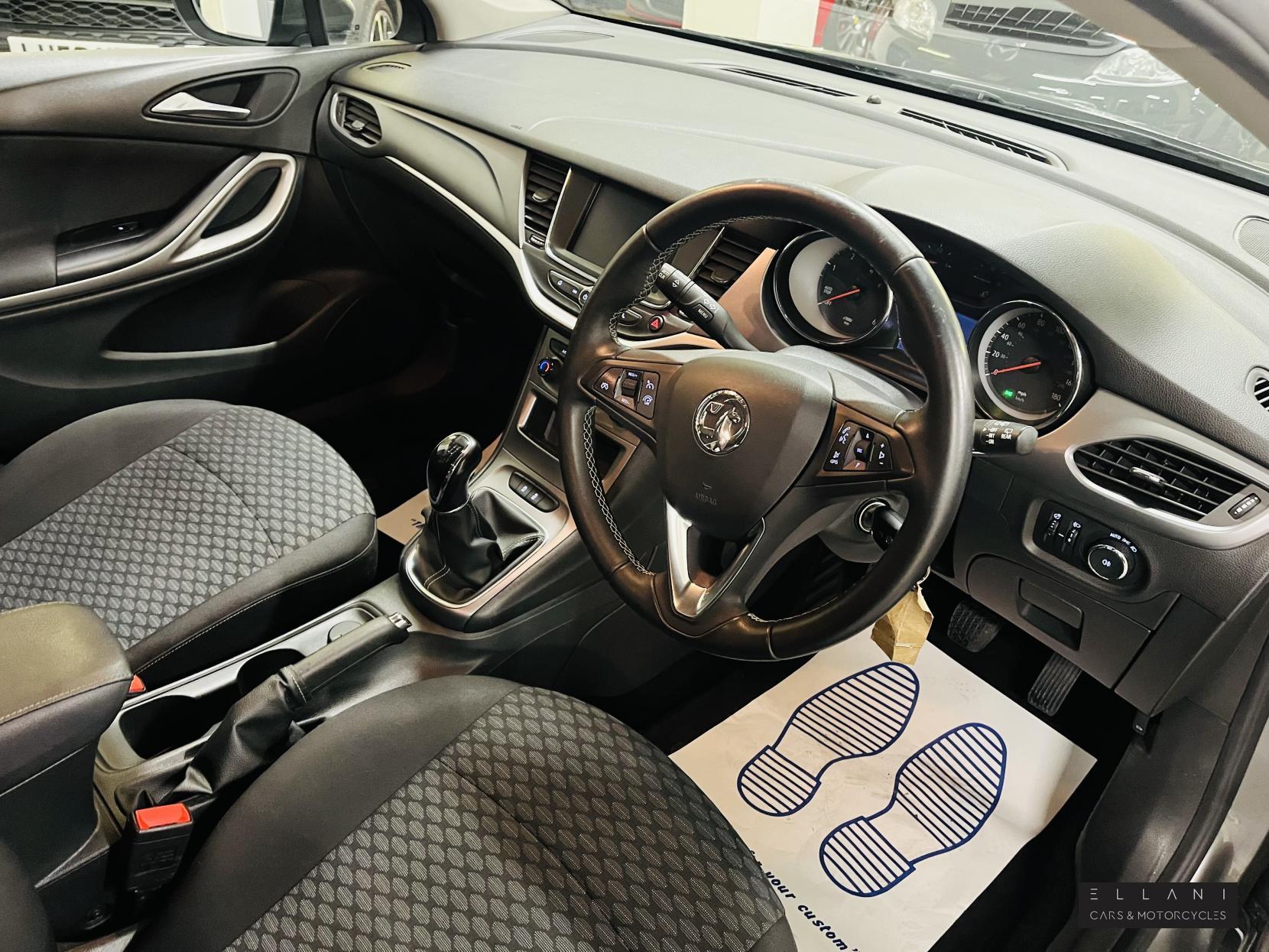 Vauxhall Astra 1.5 Turbo D Business Edition Nav Sports Tourer 5dr Diesel Manual Euro 6 (s/s) (122 ps)