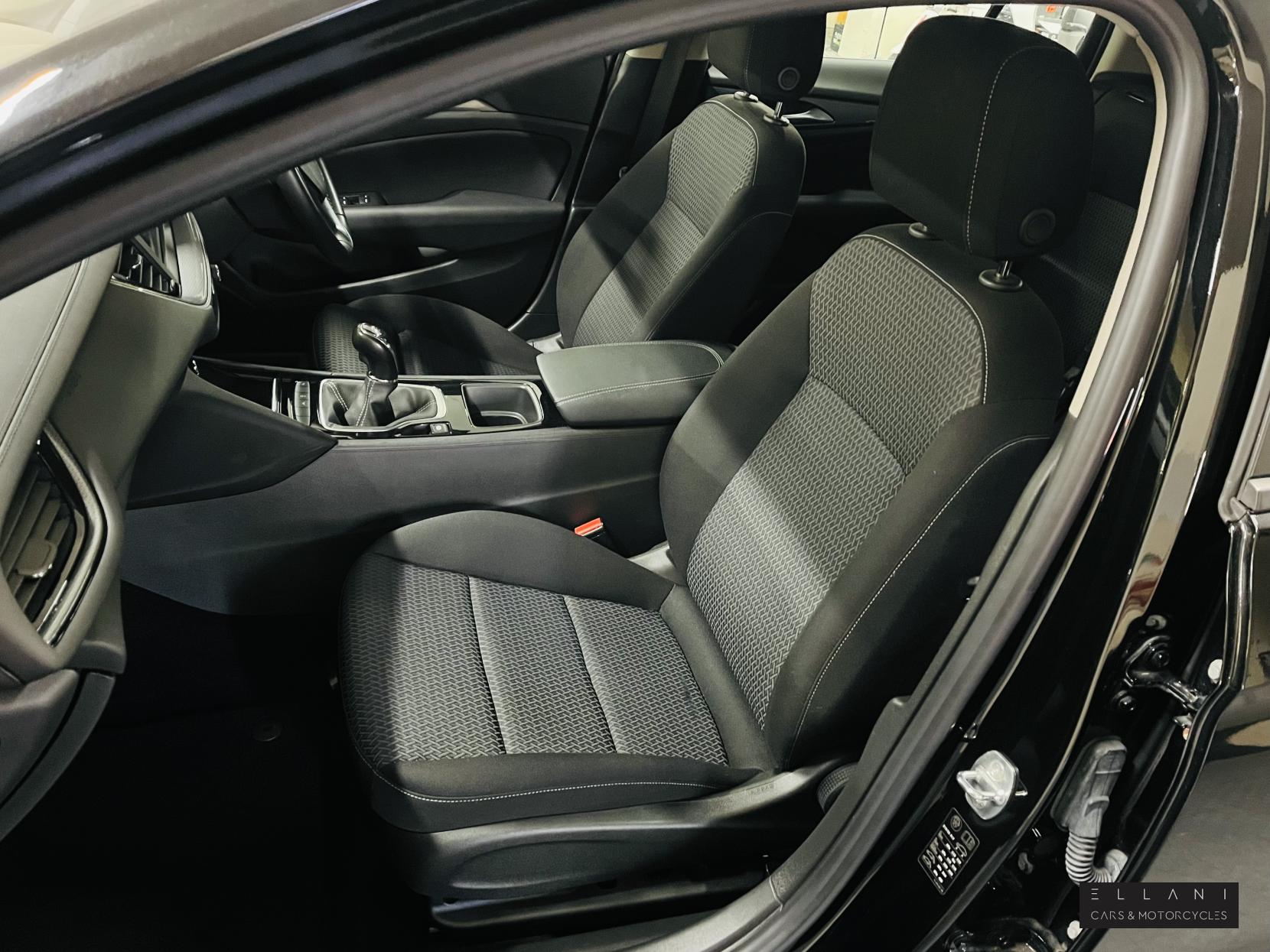 Vauxhall Insignia 1.5 Turbo D SE Nav Grand Sport 5dr Diesel Manual Euro 6 (s/s) (122 ps)