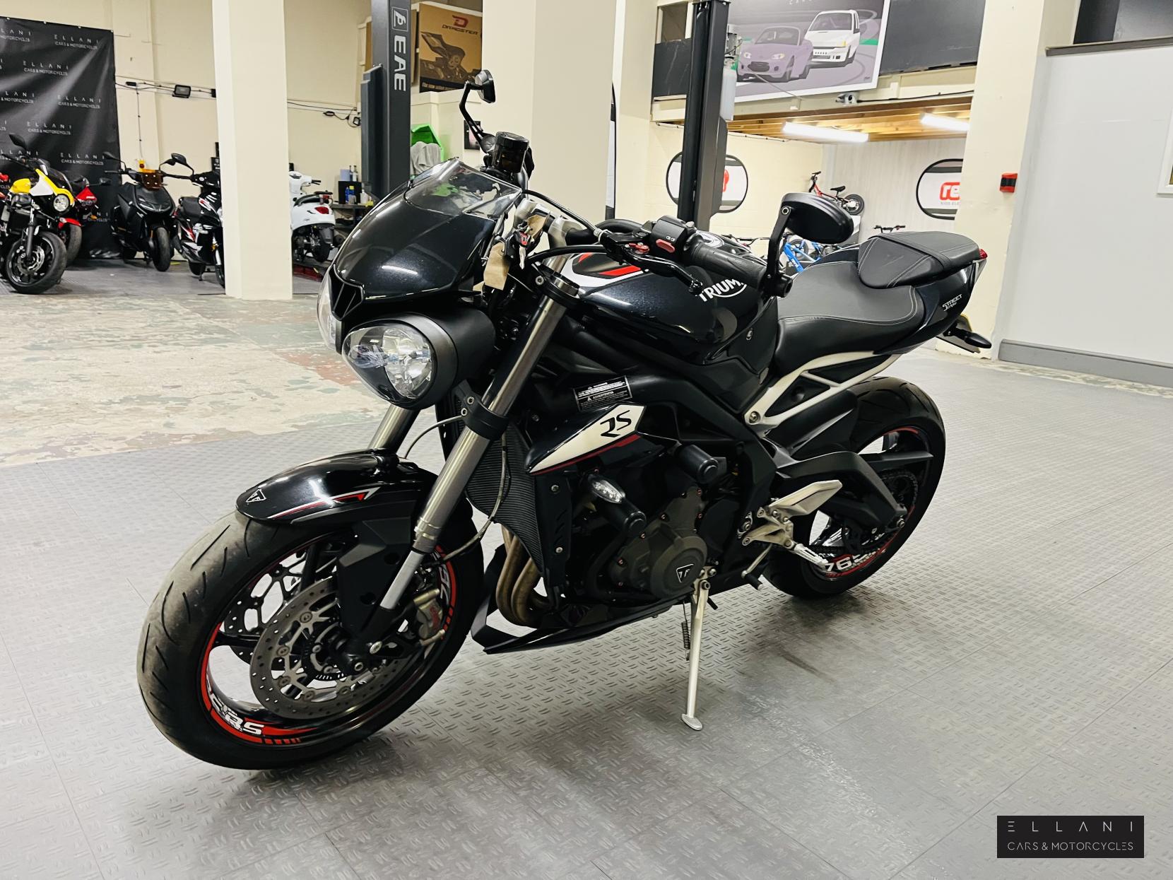 Triumph Street Triple 765 765 RS Naked Petrol Manual X-ring Euro 4 (122 ps)
