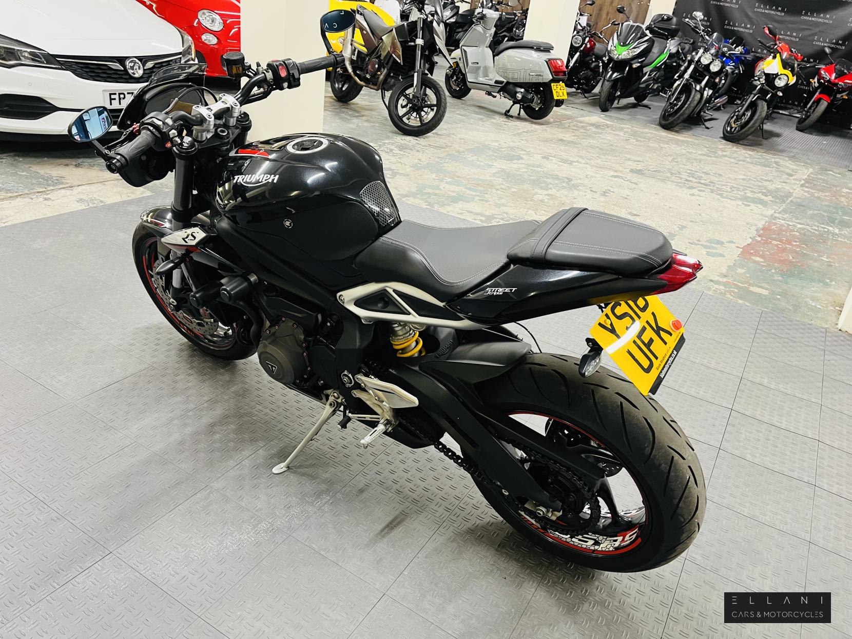 Triumph Street Triple 765 765 RS Naked Petrol Manual X-ring Euro 4 (122 ps)