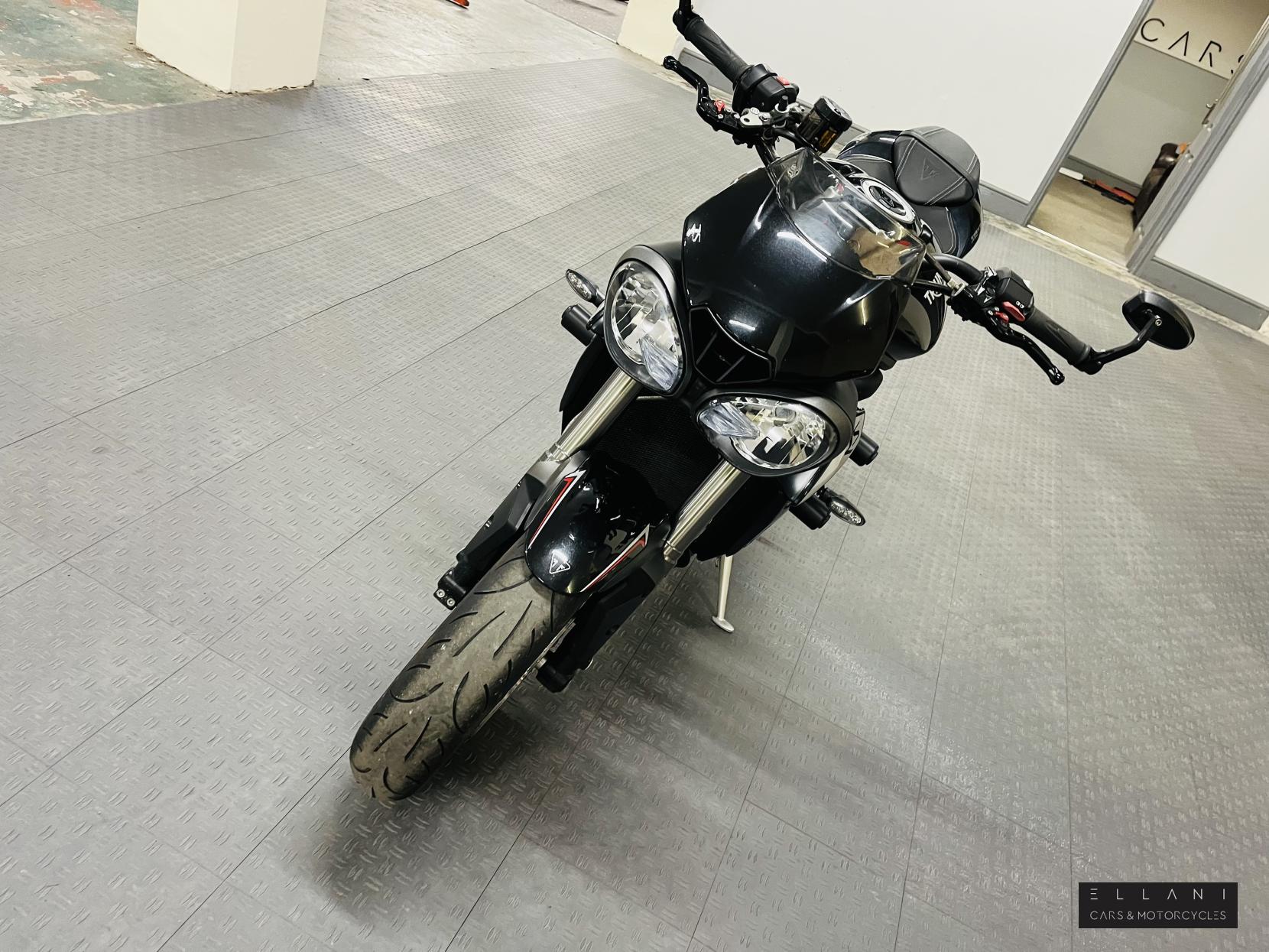 Triumph Street Triple 765 765 RS Naked Petrol Manual X-ring Euro 4 (122 ps)