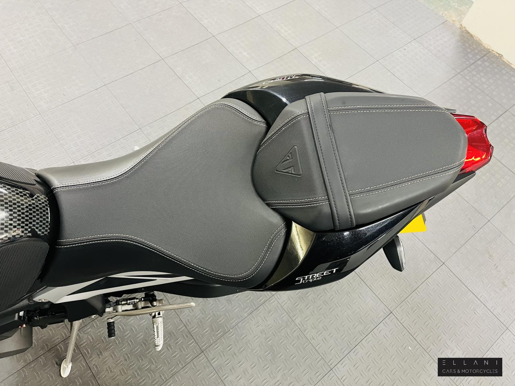 Triumph Street Triple 765 765 RS Naked Petrol Manual X-ring Euro 4 (122 ps)