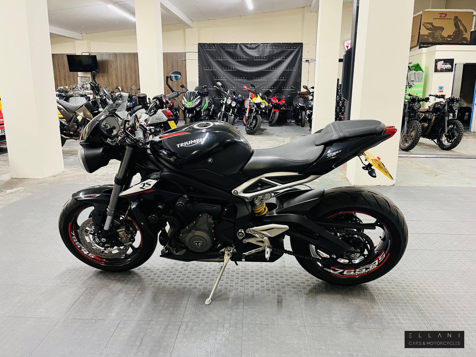 Triumph Street Triple 765 765 RS Naked Petrol Manual X-ring Euro 4 (122 ps)