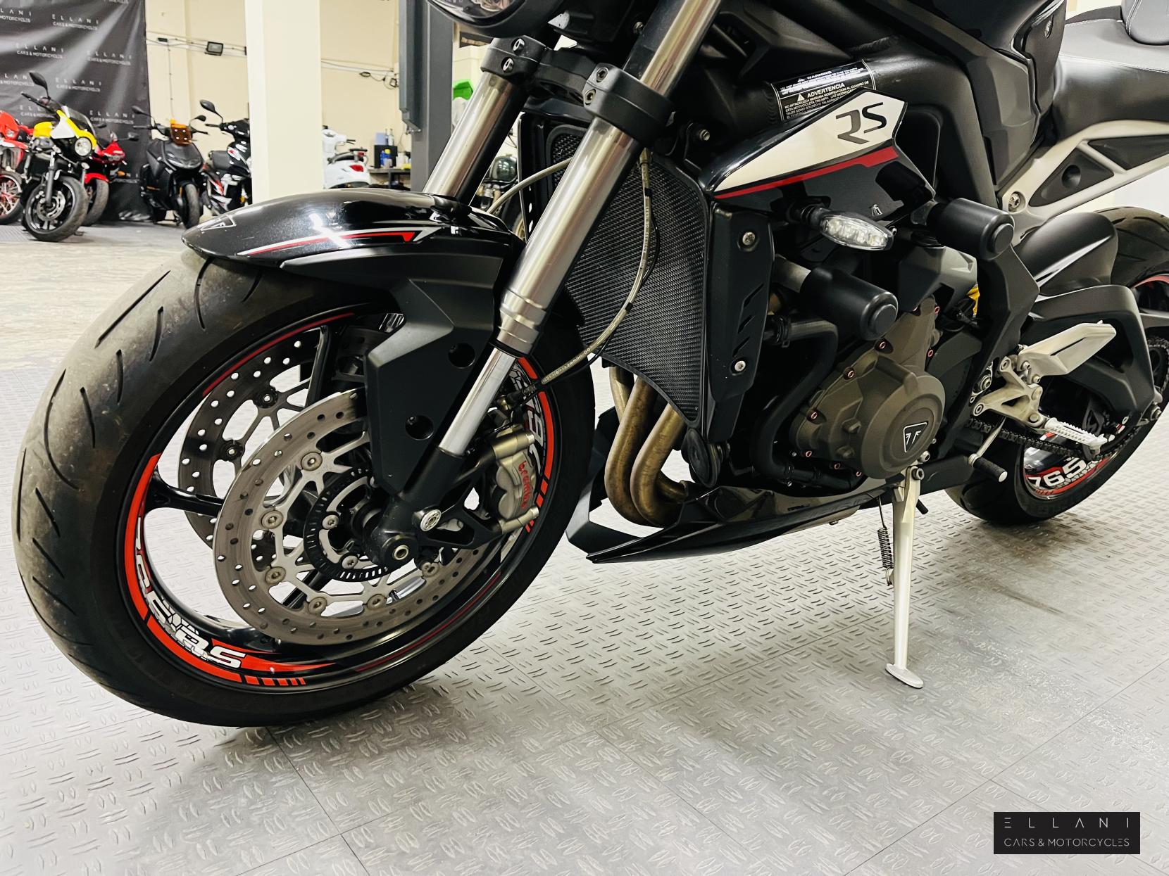 Triumph Street Triple 765 765 RS Naked Petrol Manual X-ring Euro 4 (122 ps)