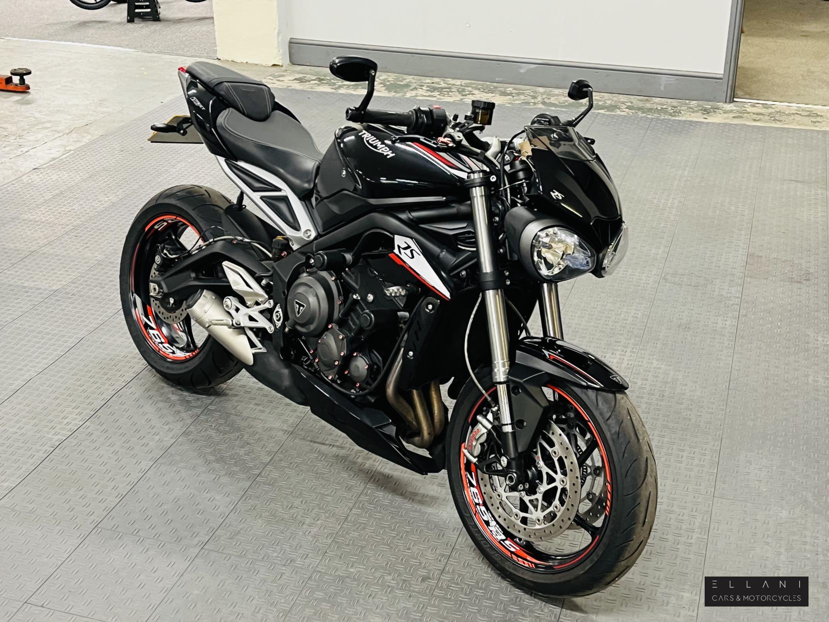 Triumph Street Triple 765 765 RS Naked Petrol Manual X-ring Euro 4 (122 ps)