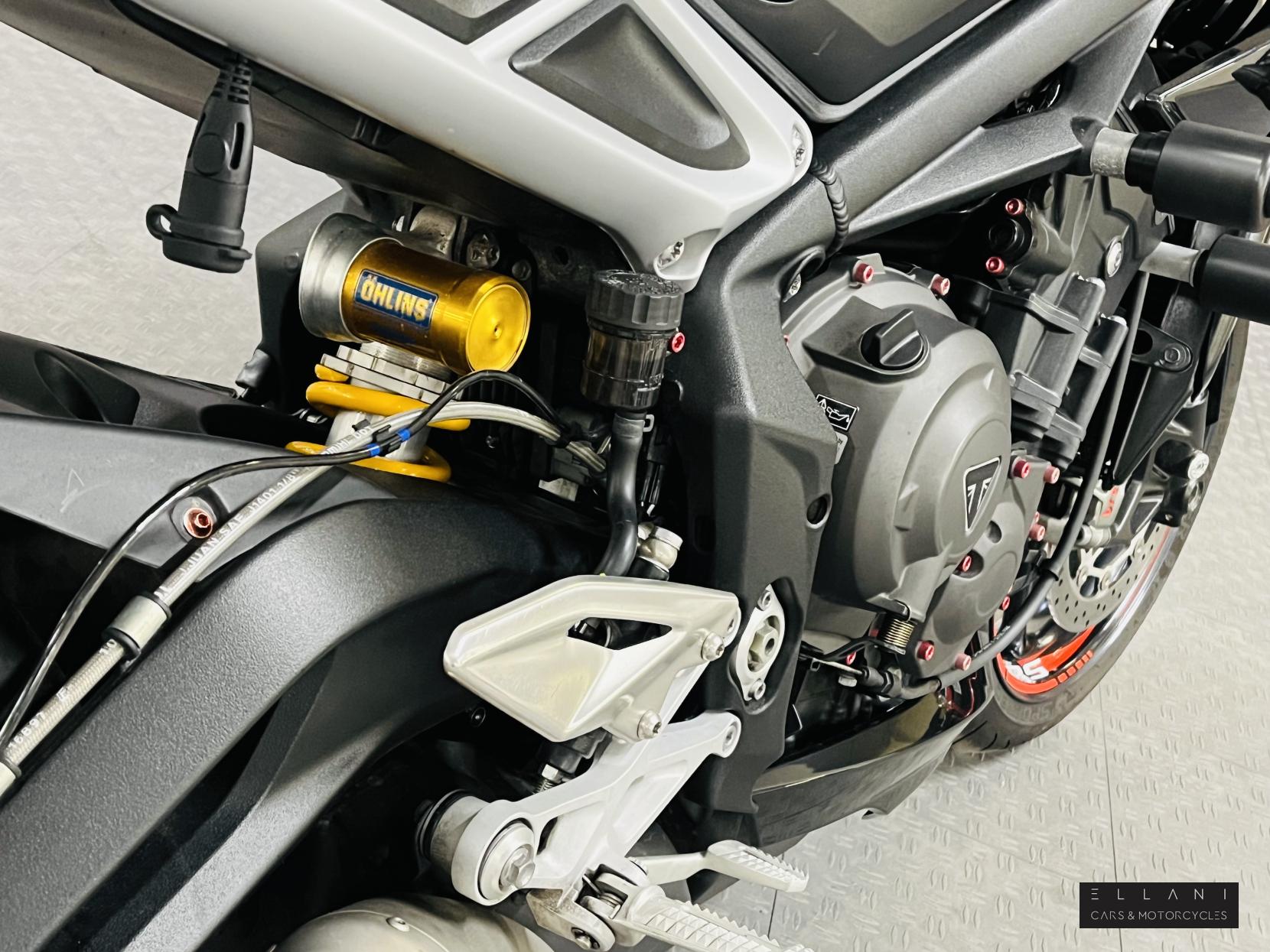 Triumph Street Triple 765 765 RS Naked Petrol Manual X-ring Euro 4 (122 ps)