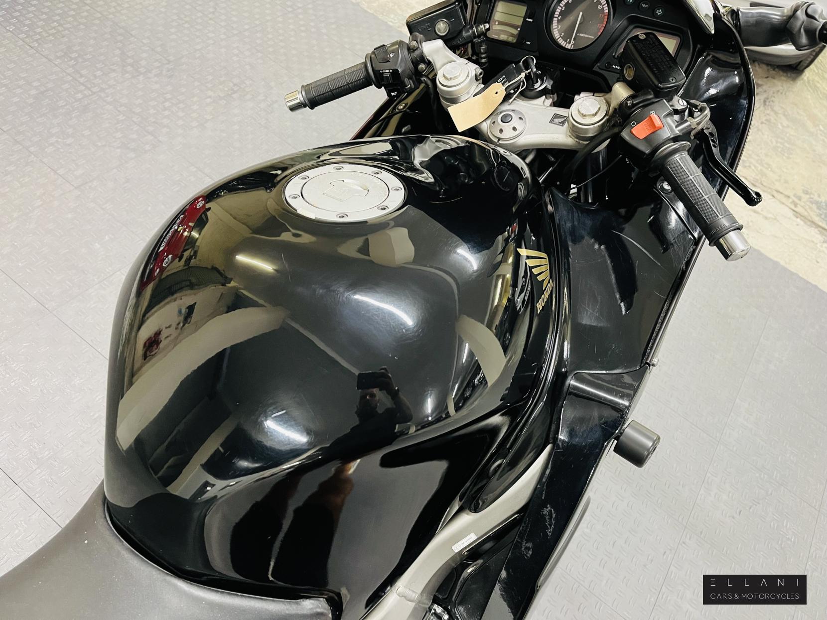 Honda CBR1100XX Super Blackbird 1100 Sports Tourer Petrol Manual (166 ps)